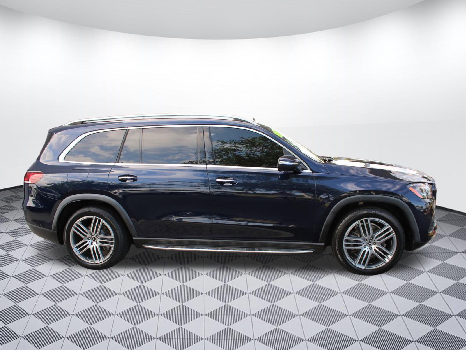 2021 Mercedes Benz GLS 450 photo 2