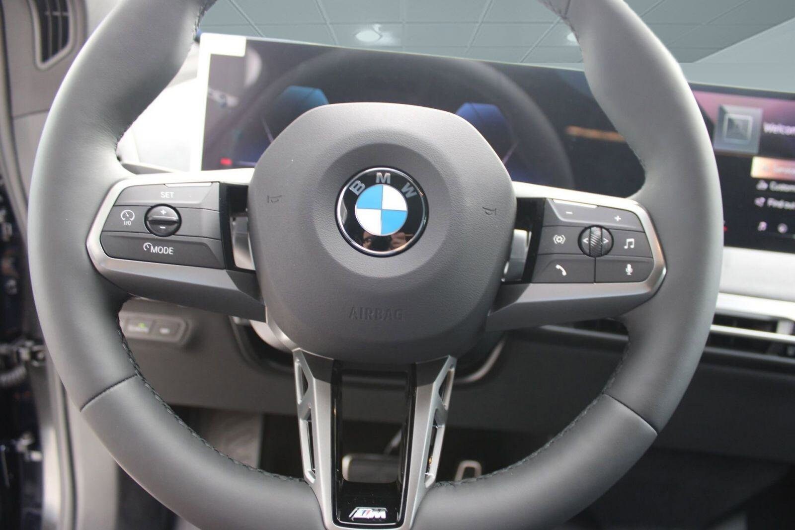 2026 BMW iX 45 - Photo 16