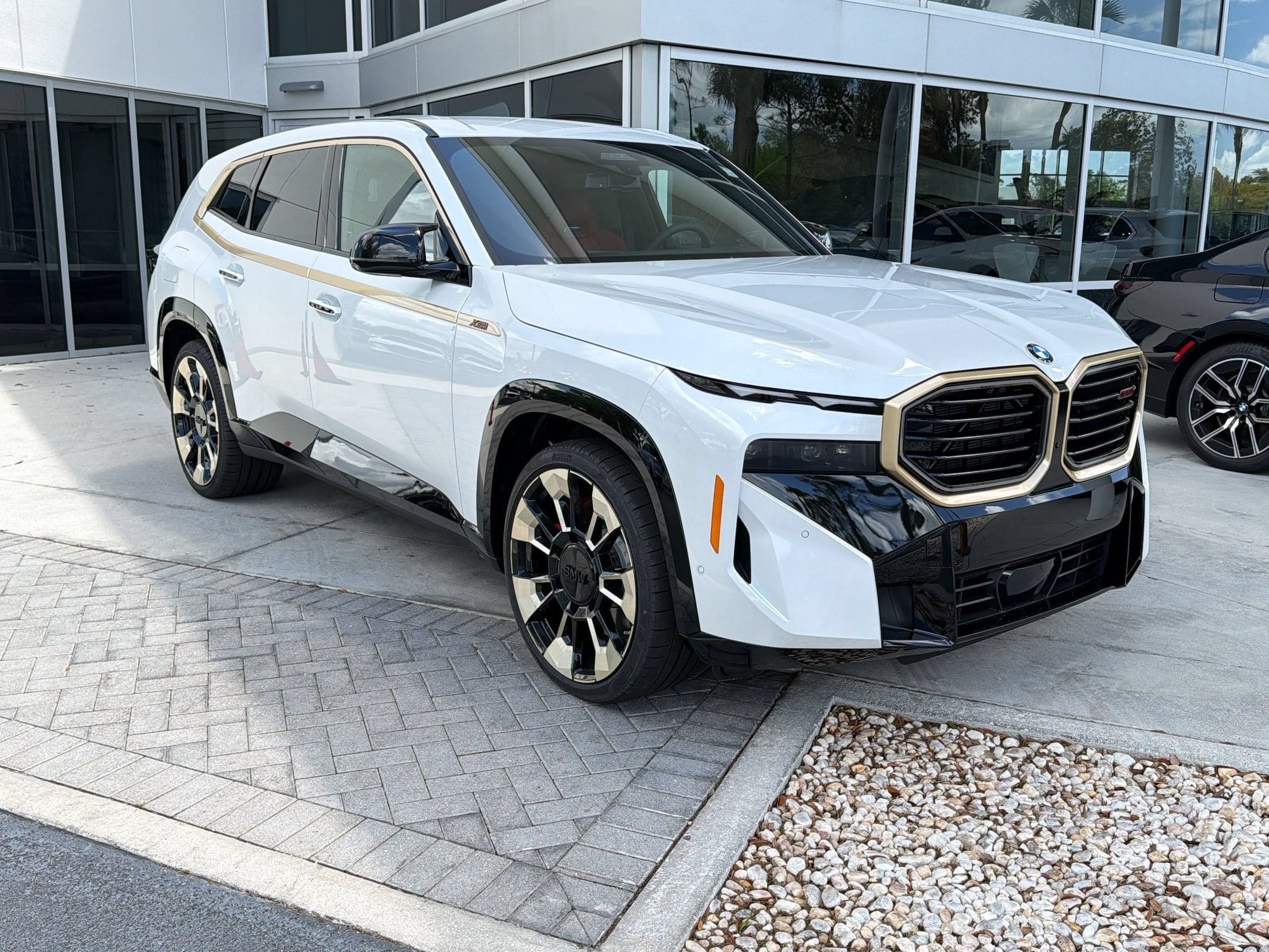 XM Label SUV
