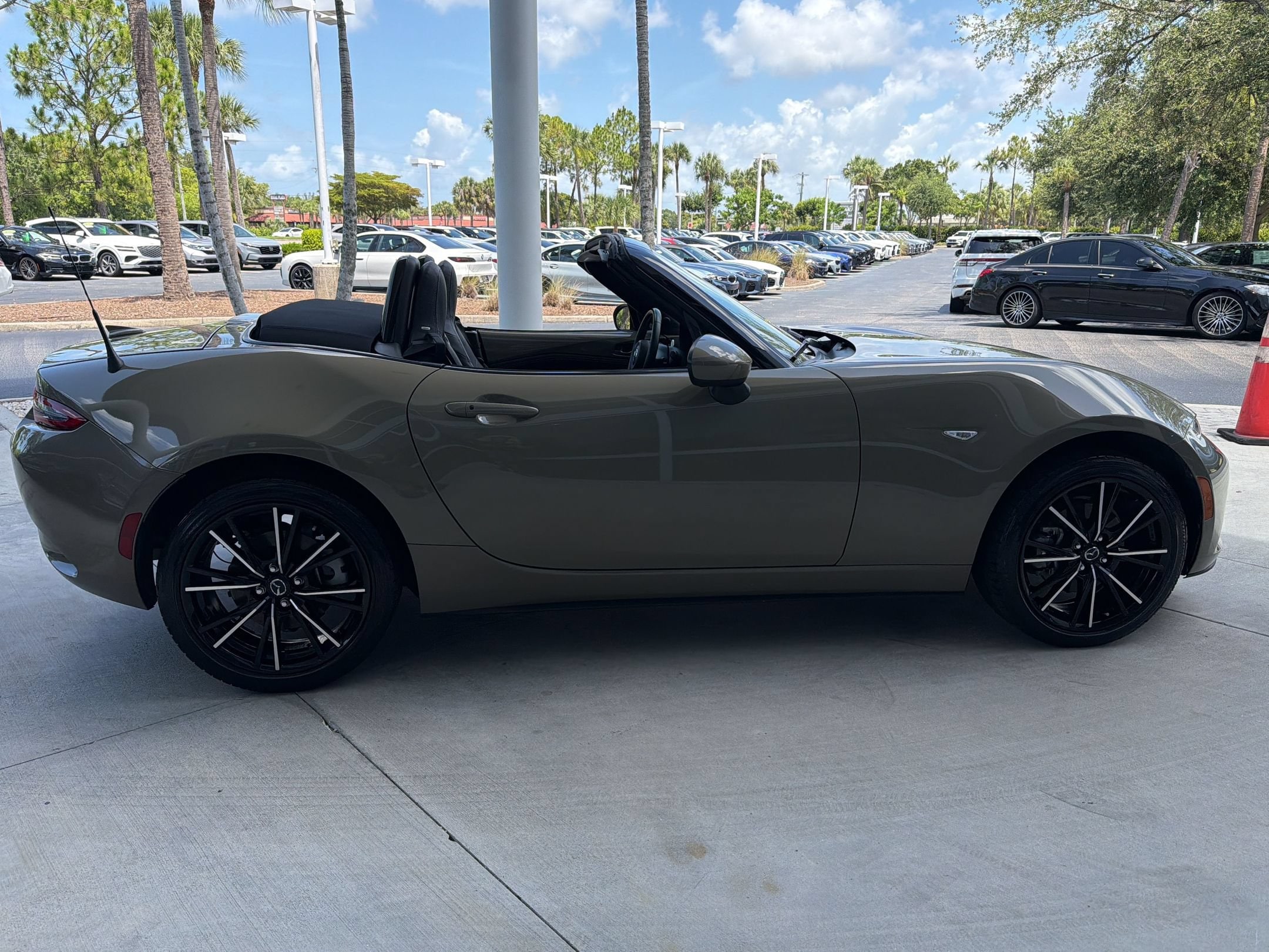 MX-5 Miata Grand Touring Convertible