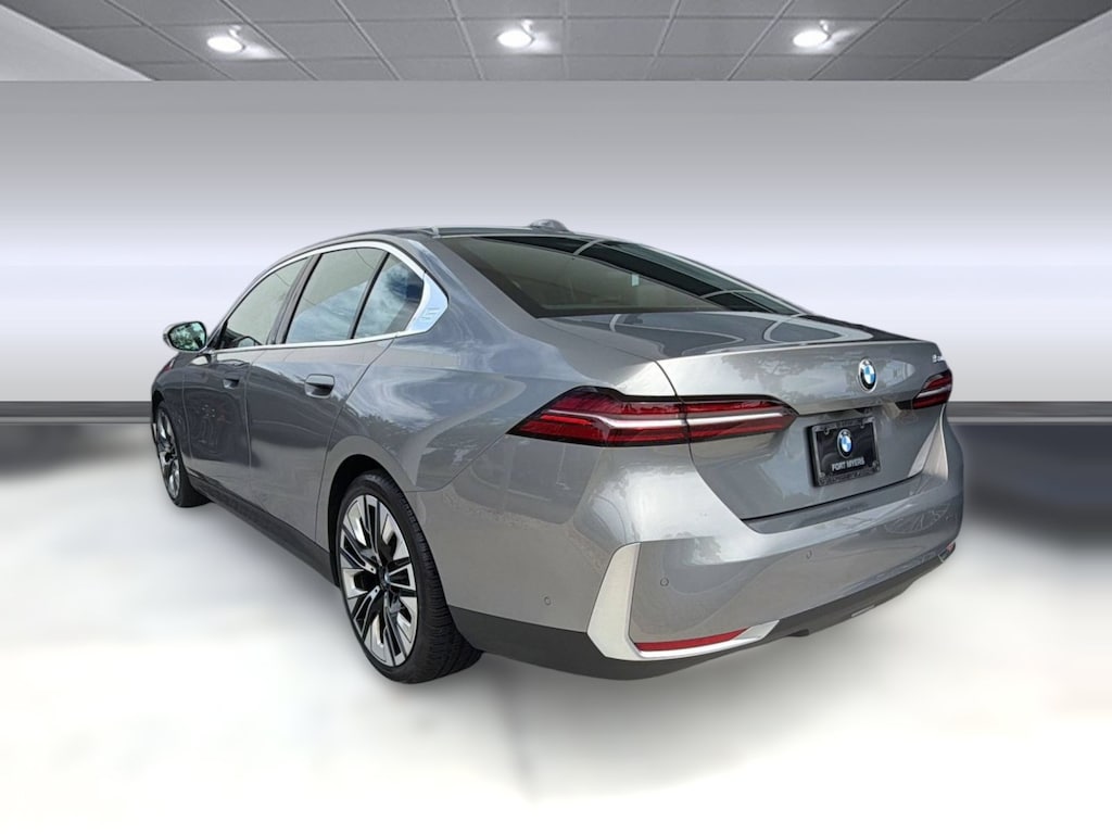 Used 2025 BMW 530i Sedan