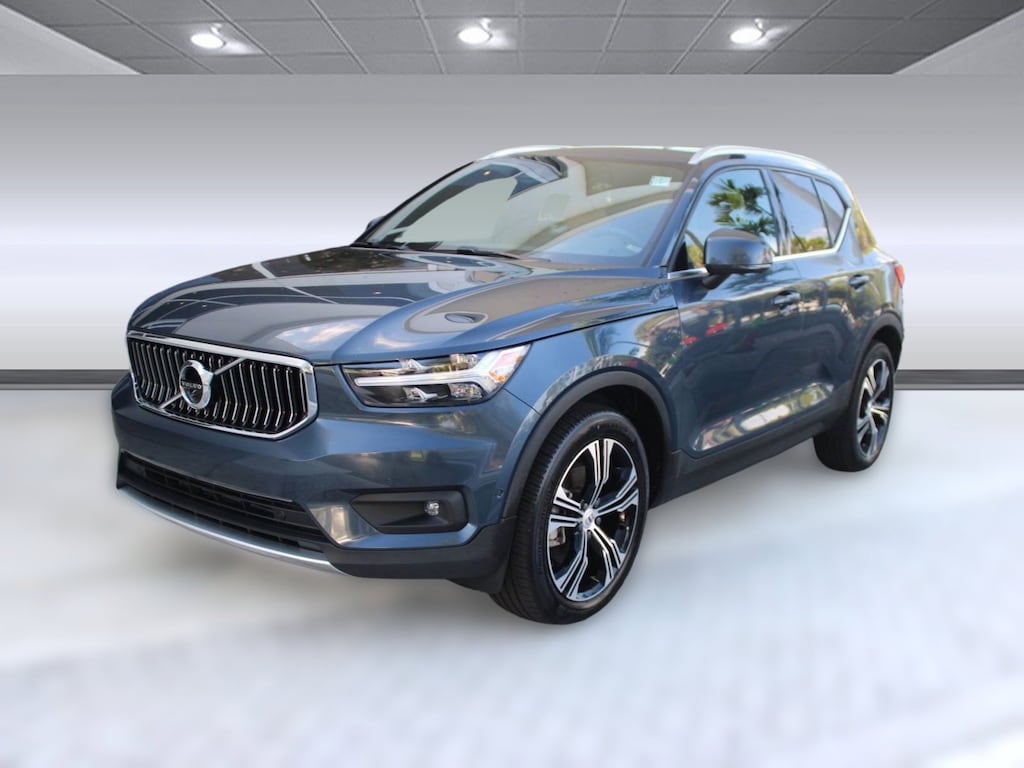 Used 2022 Volvo XC40 T5 AWD Inscription SUV