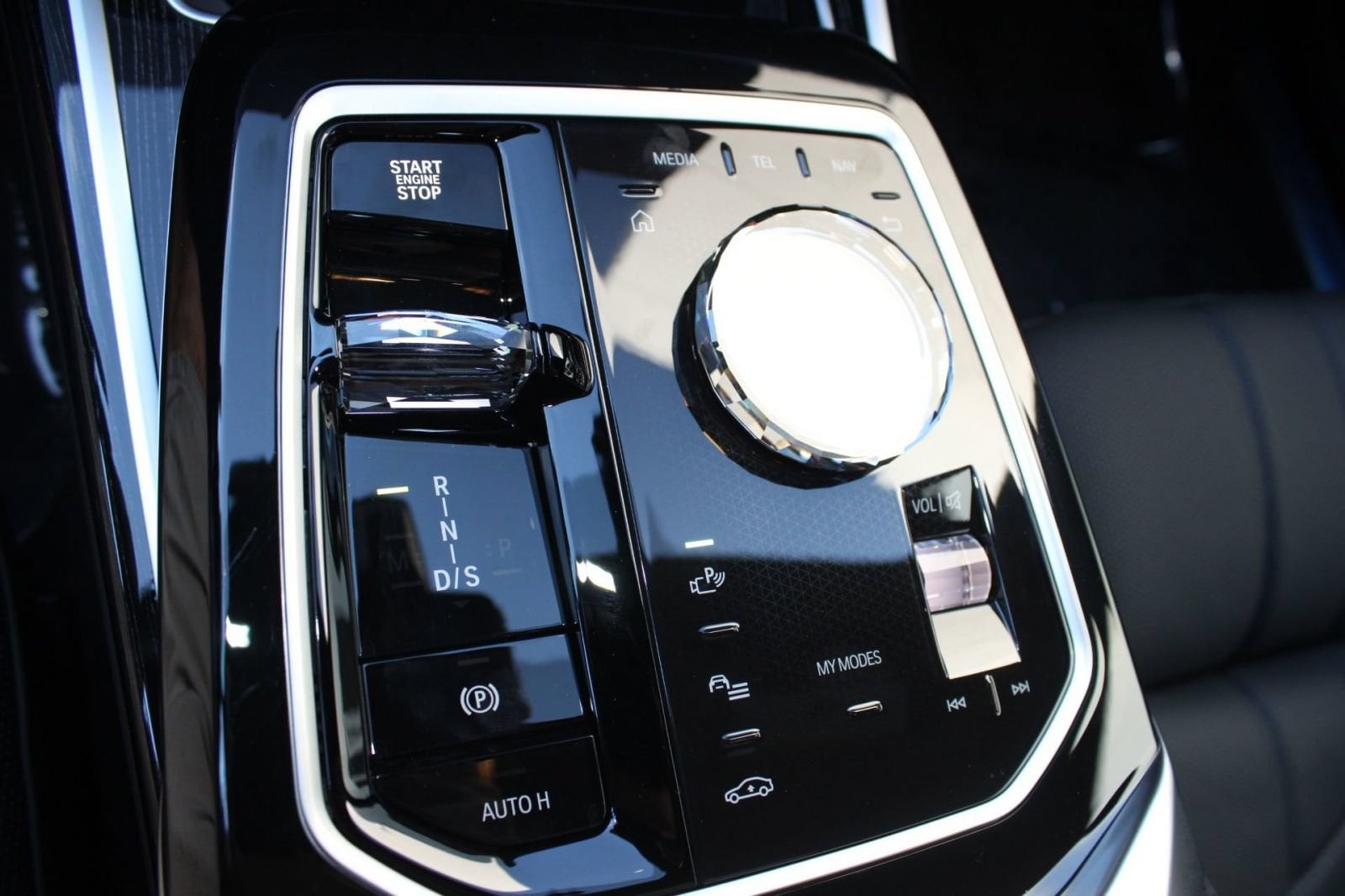 2026 BMW 7 Series 750e - Photo 26