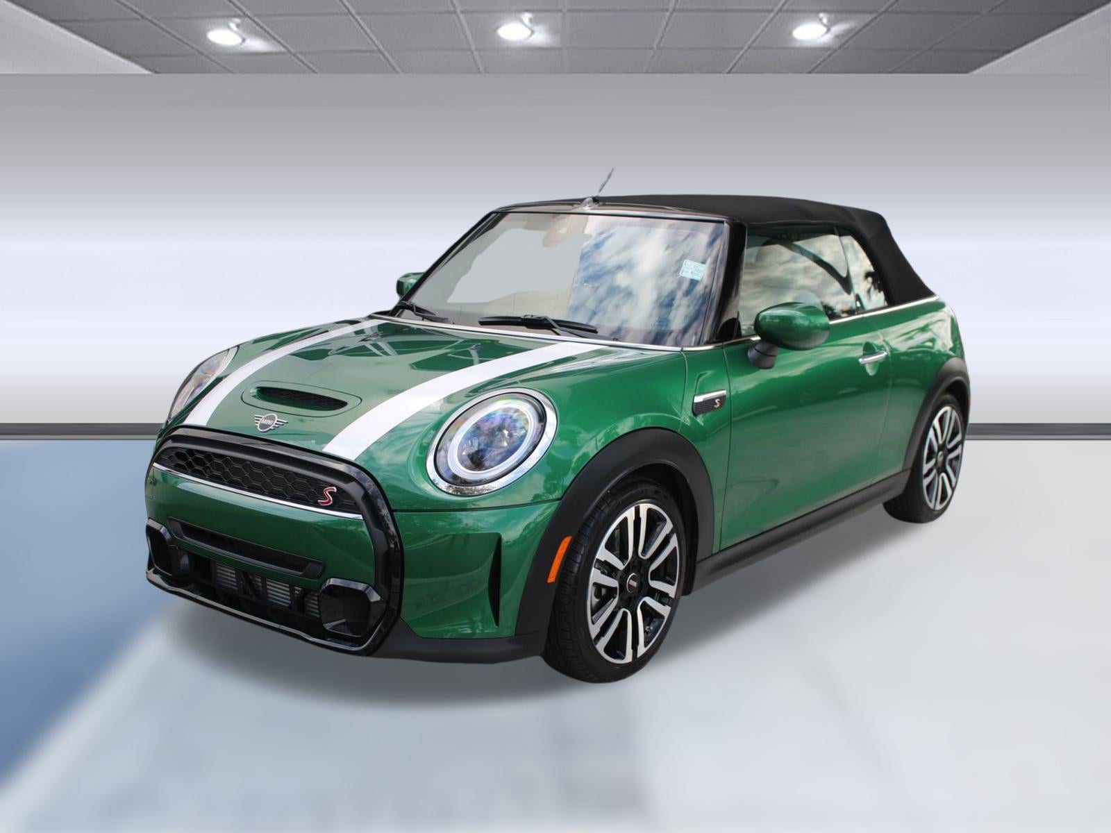 2023 MINI Convertible S's photo
