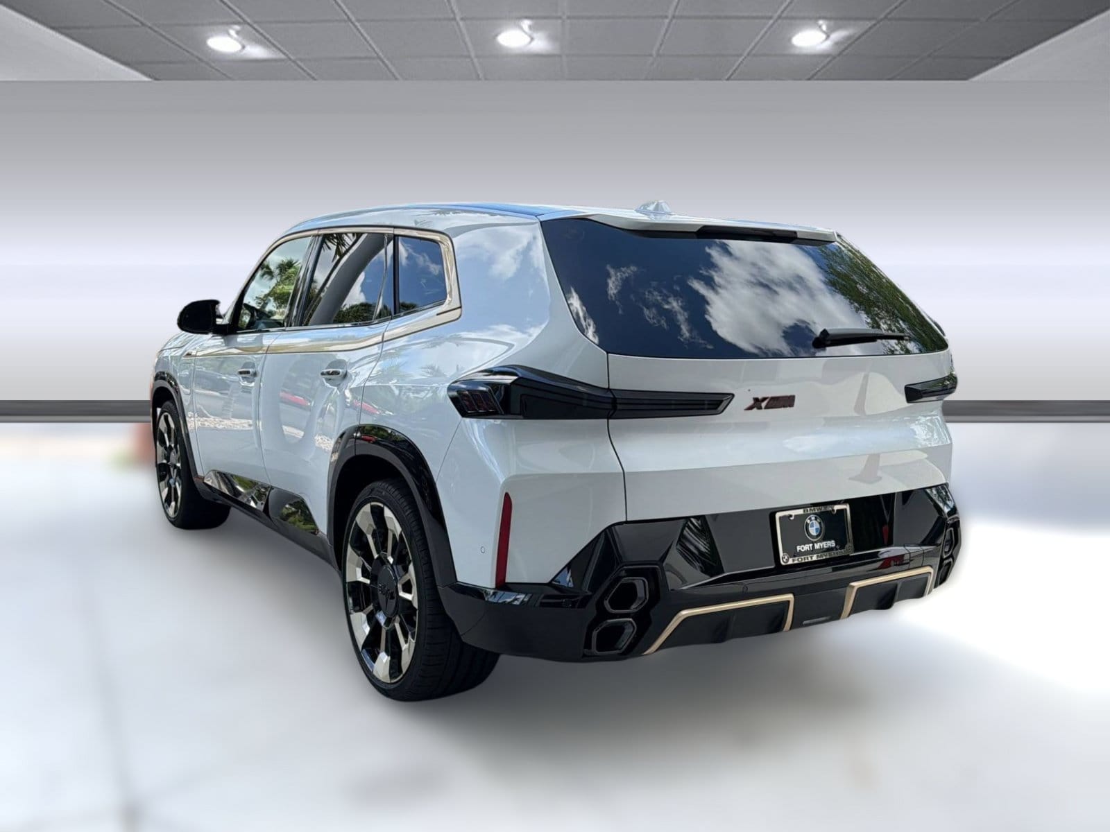 XM Label SUV