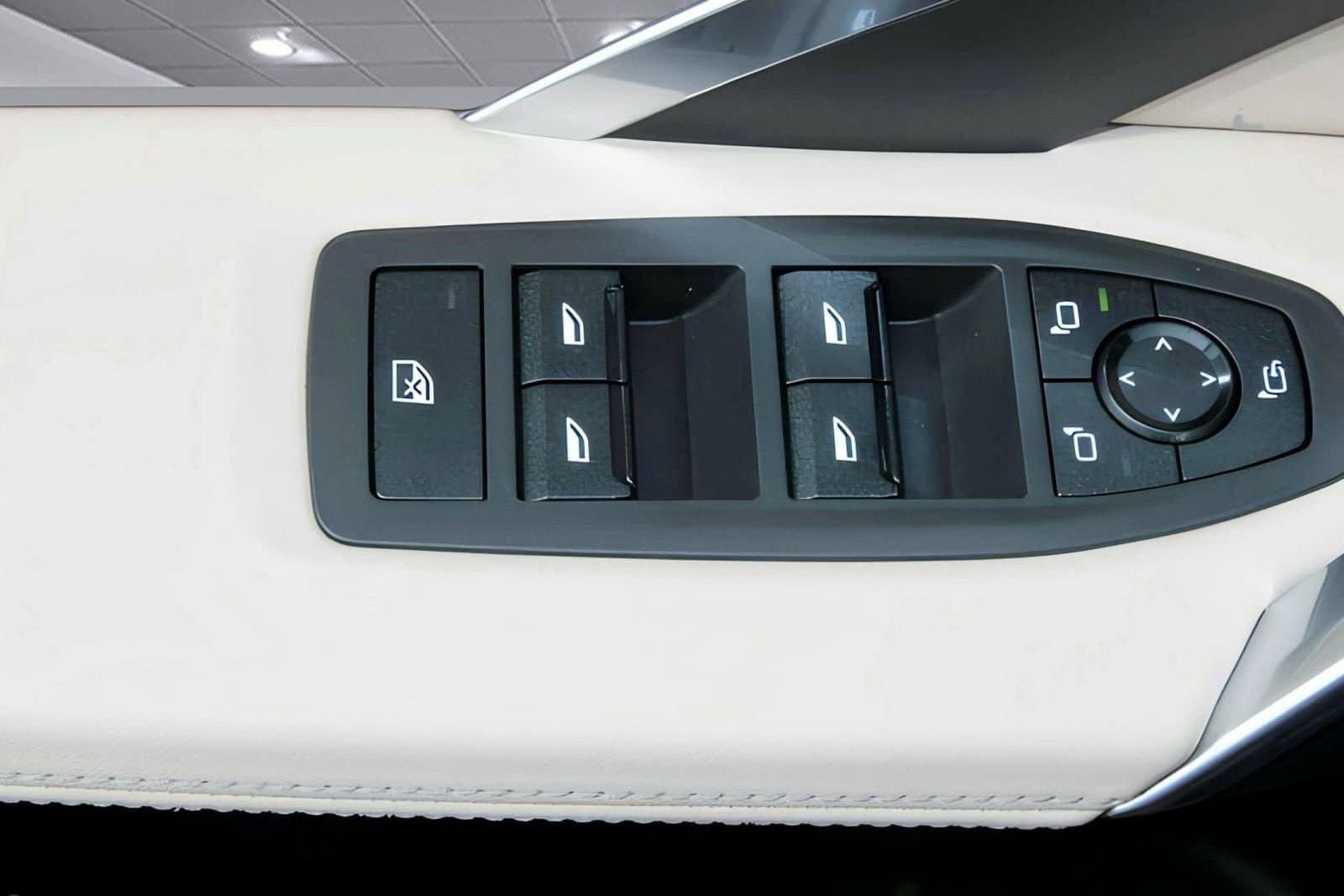 2025 BMW X1 28i - Photo 13