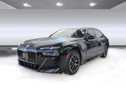 New 2026 BMW 750e xDrive Sedan in Fort Myers