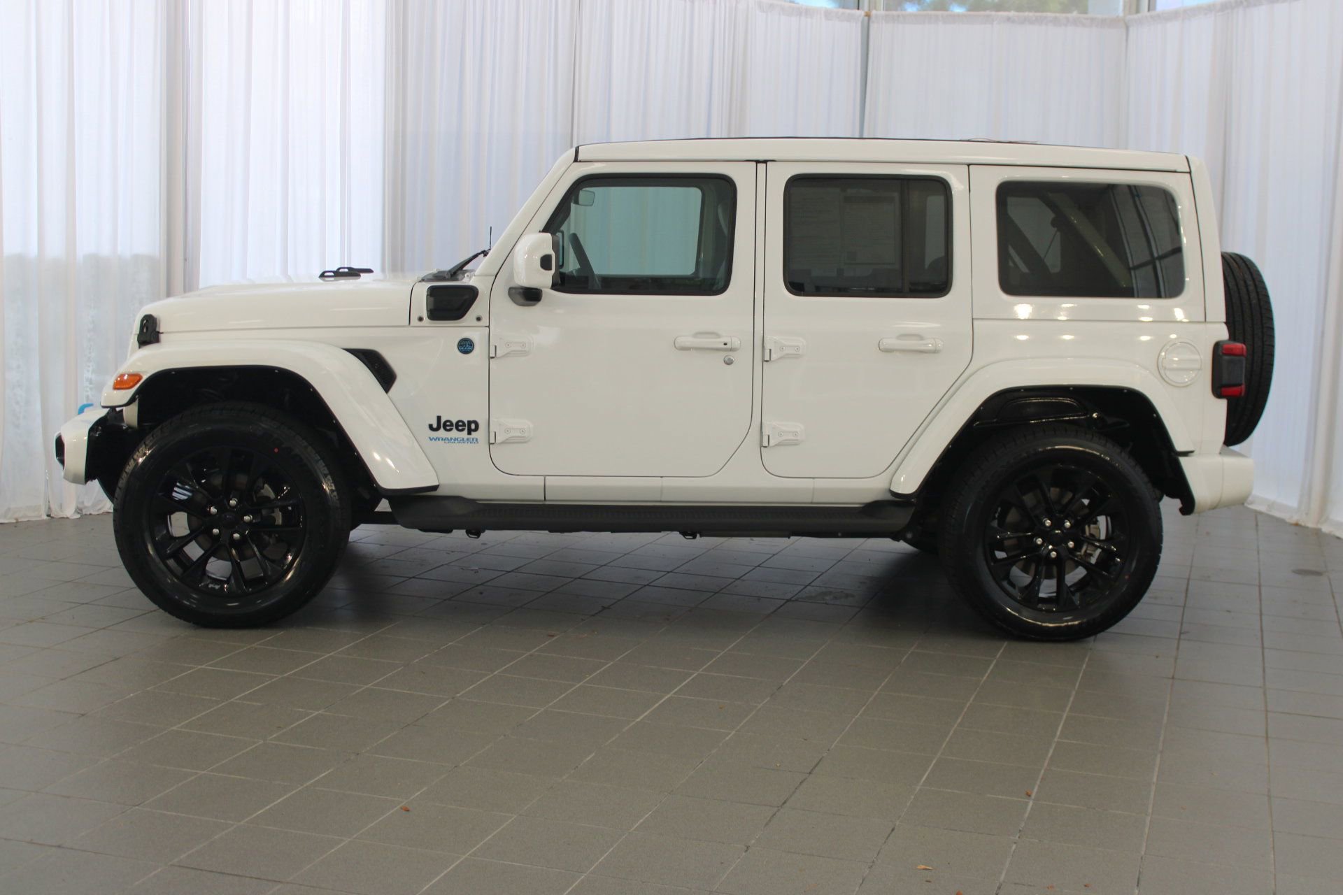 2021 Jeep Wrangler 4xe Sahara High Altitude photo 2