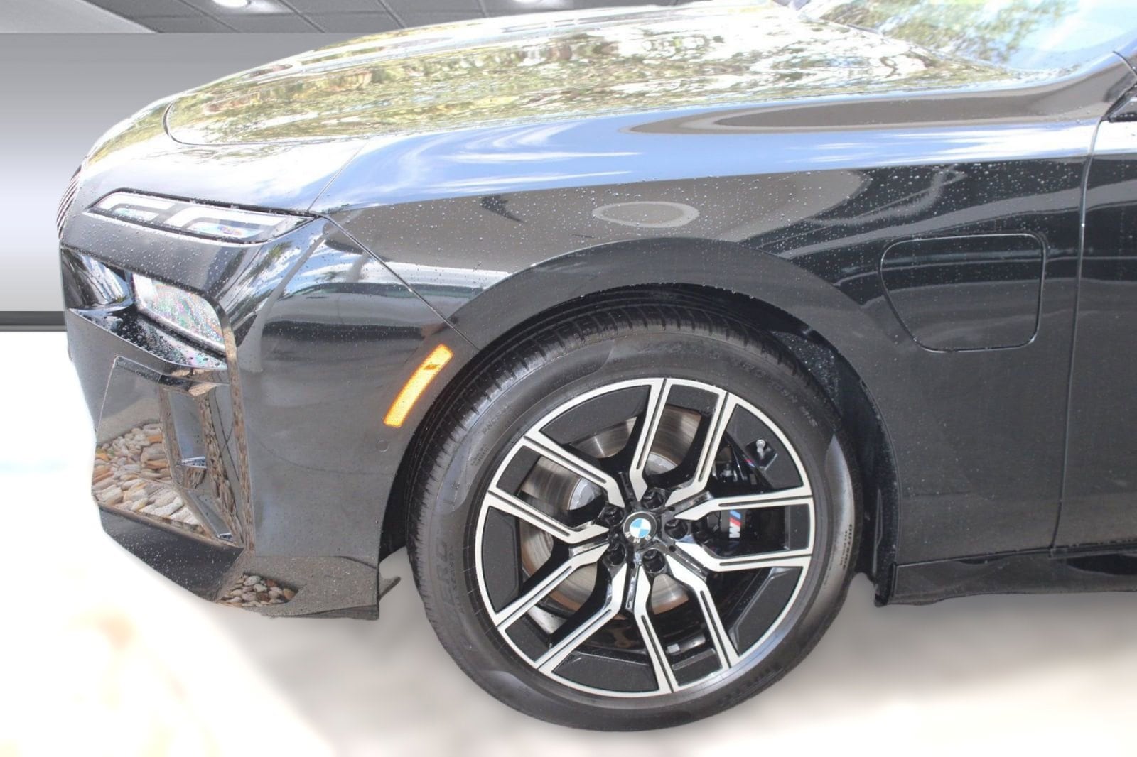 2026 BMW 7 Series 750e - Photo 11
