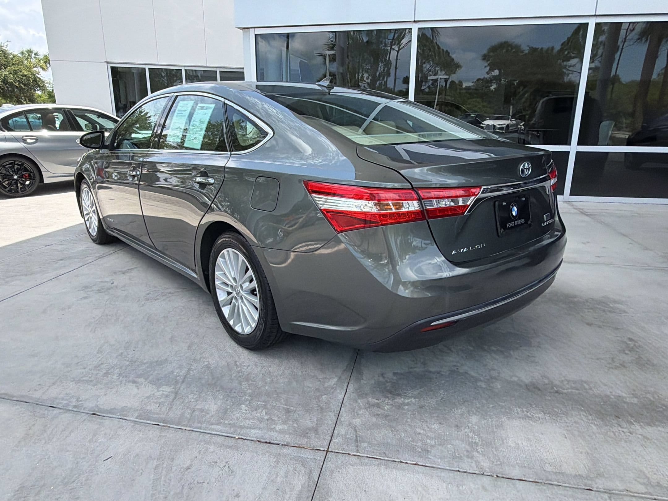 Avalon Hybrid Limited Sedan
