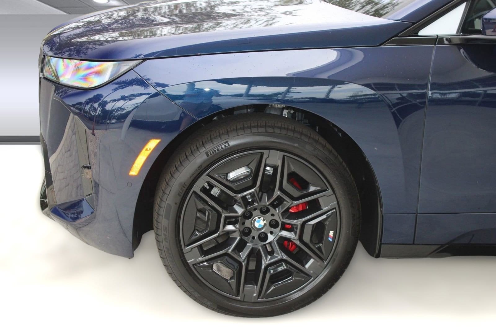 2026 BMW iX 45 - Photo 12
