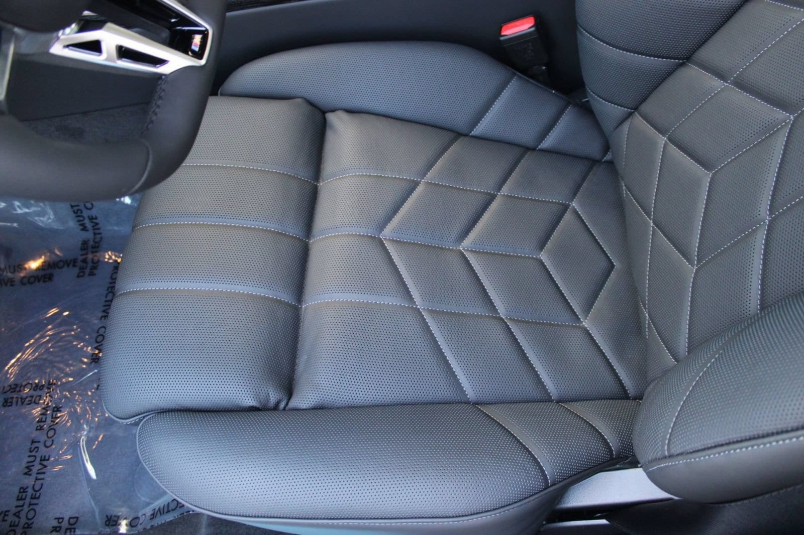 2026 BMW 7 Series 750e - Photo 21