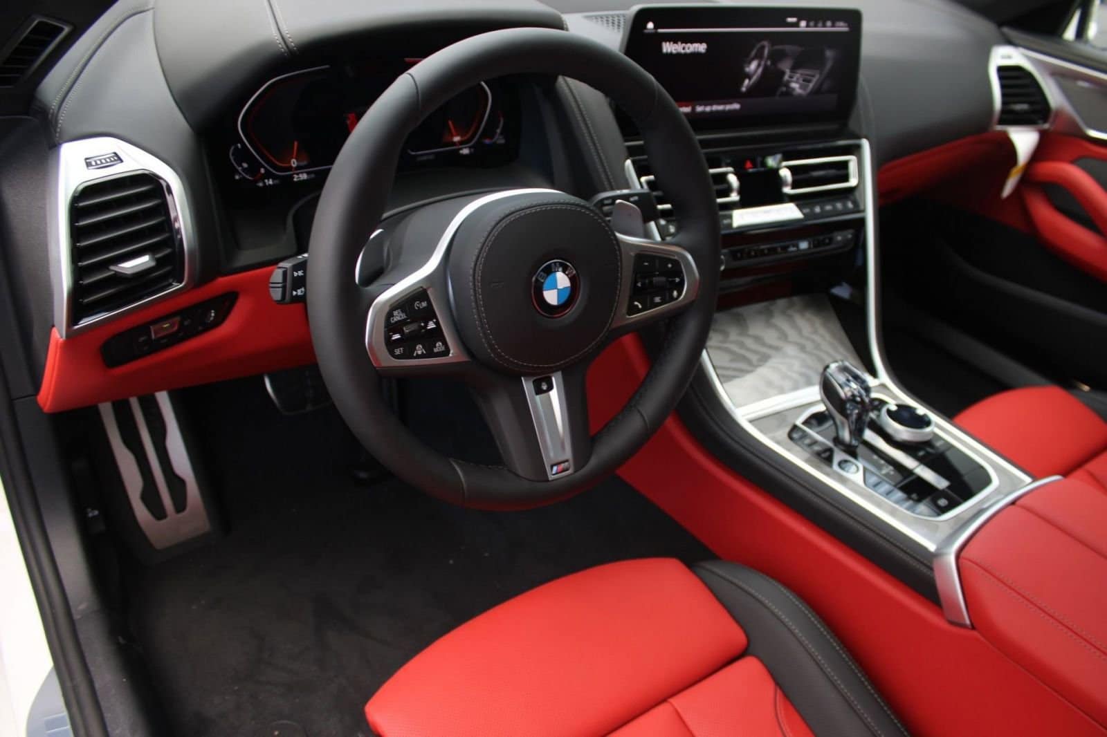 2026 BMW 8 Series 840i - Photo 4