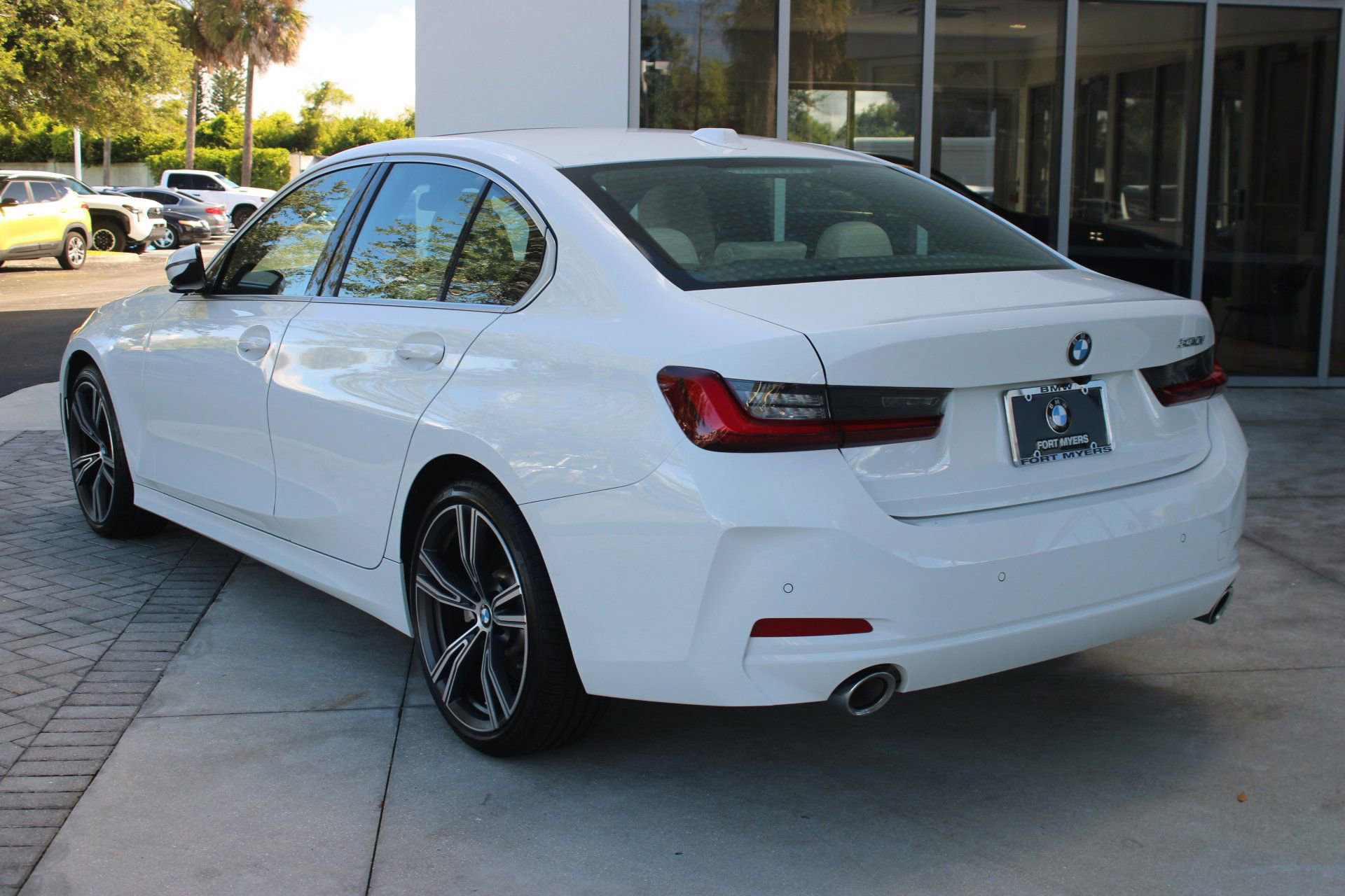 2024 Bmw 330i photo 3