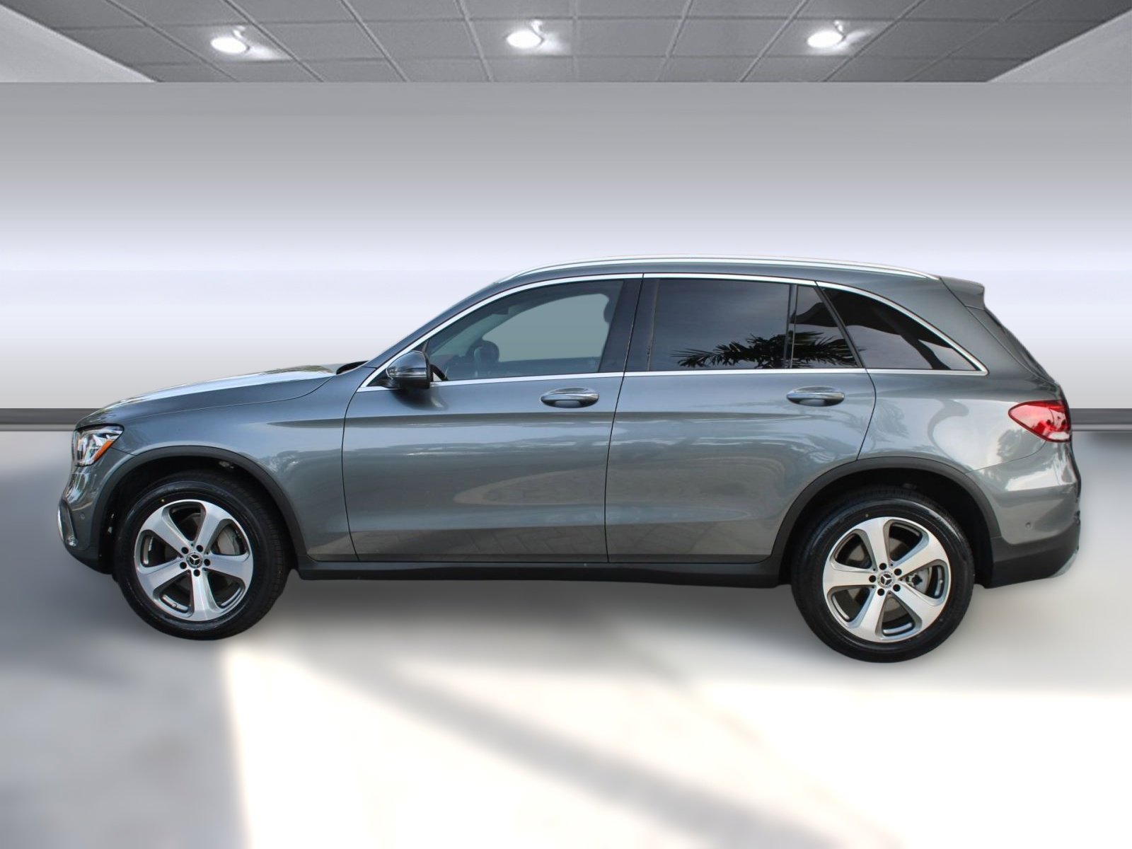 2021 Mercedes Benz GLC 300 photo 2