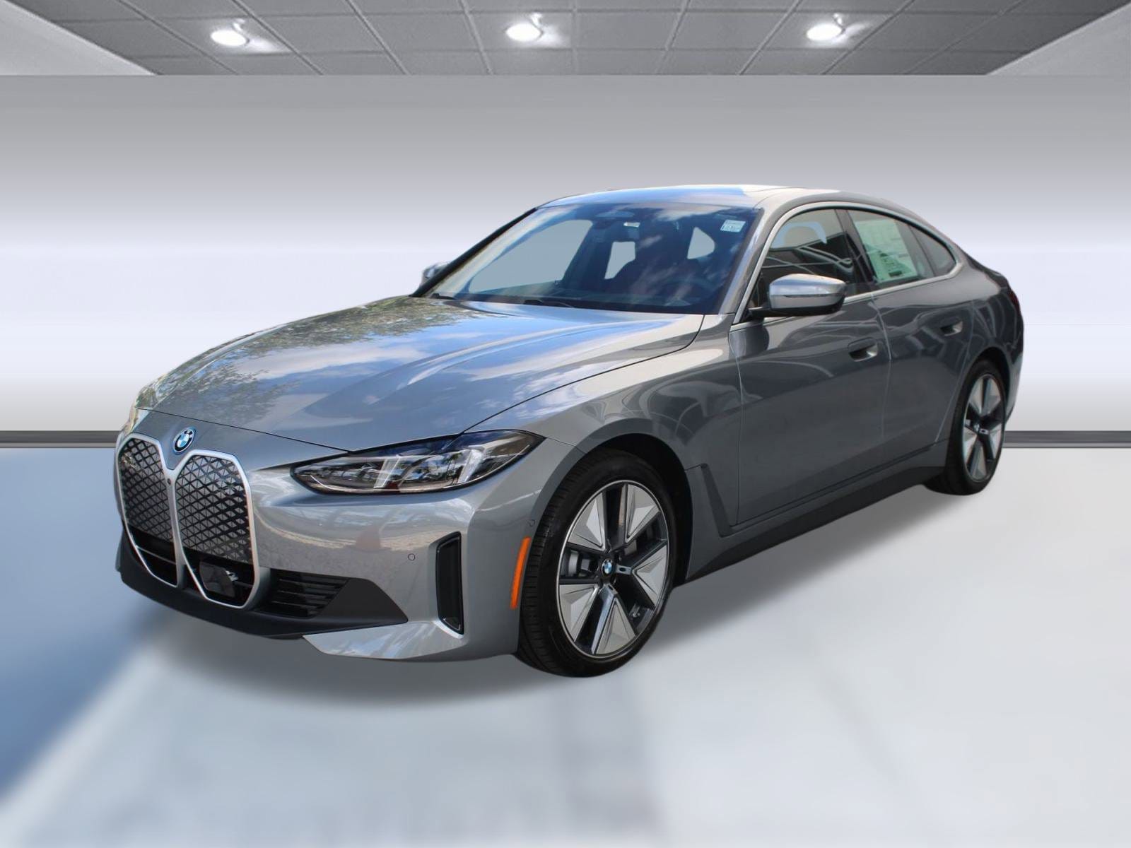 2025 BMW i4 40's photo