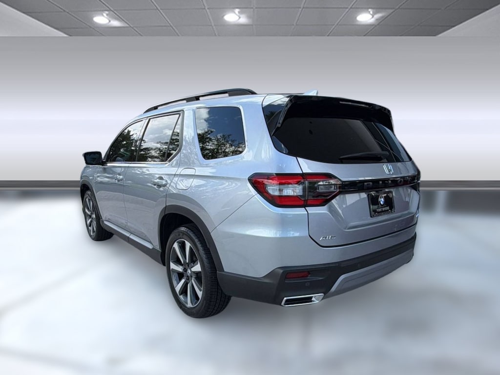 Used 2024 Honda Pilot Elite SUV