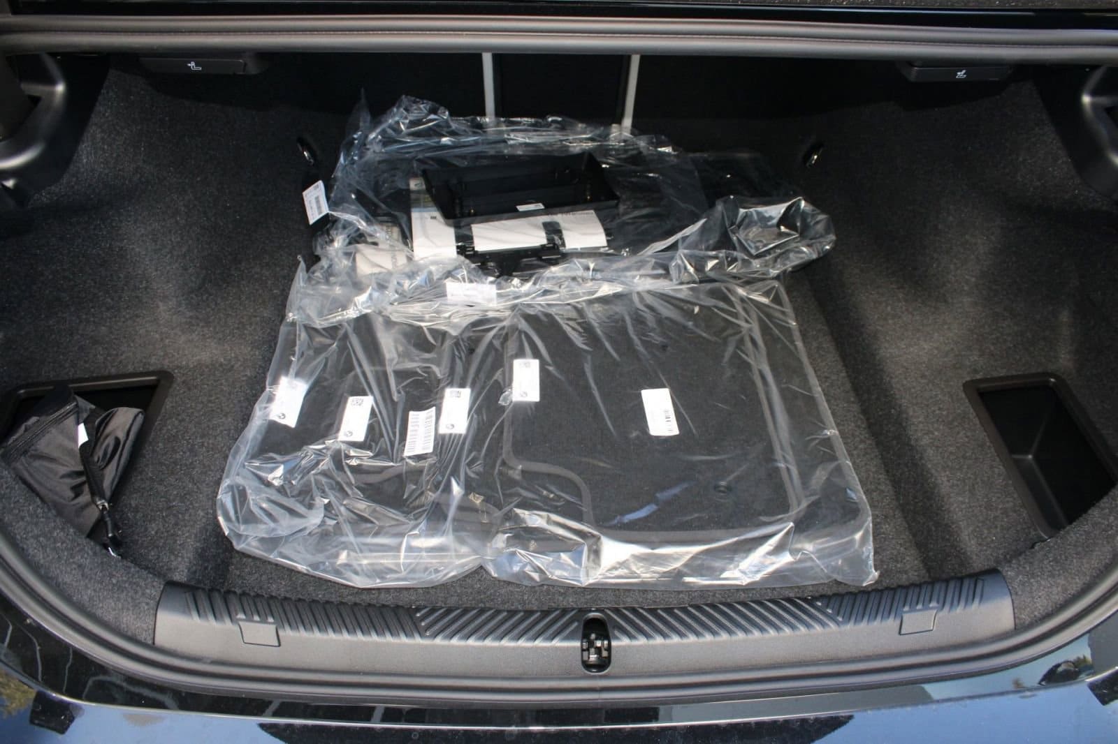 2026 BMW 5 Series 530i - Photo 28