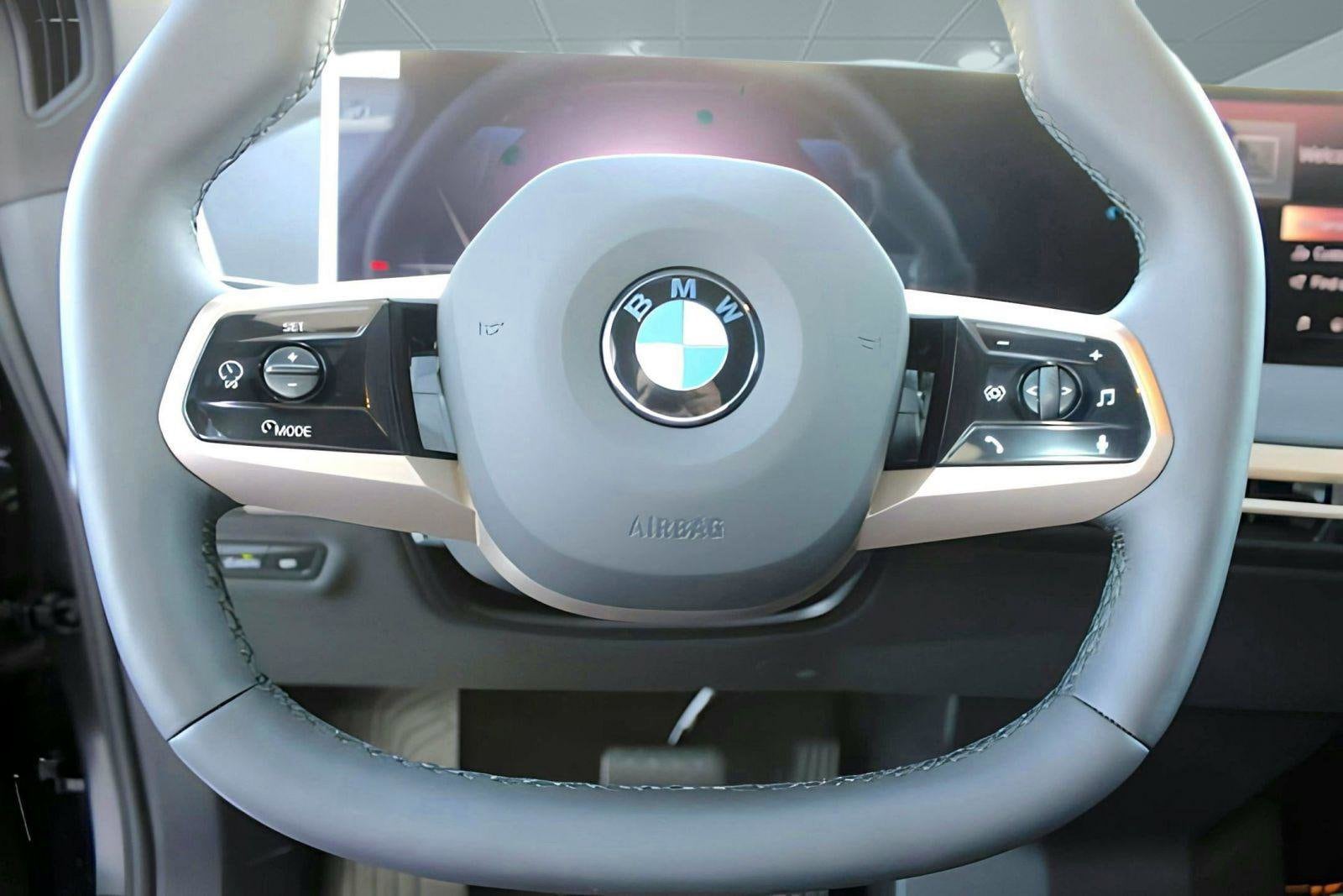 2026 BMW iX 60 - Photo 17