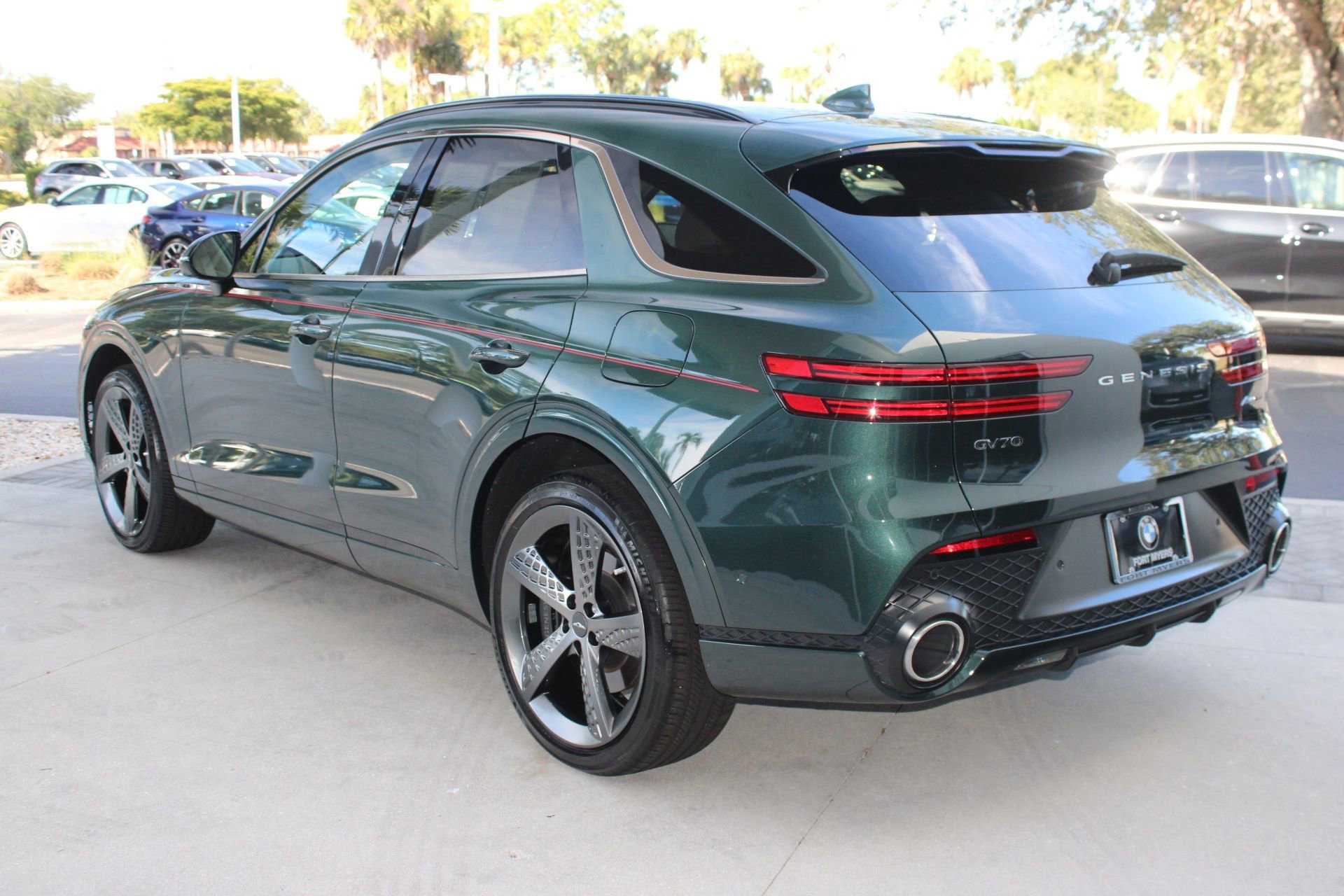 2023 Genesis GV70 3.5T Sport photo 3