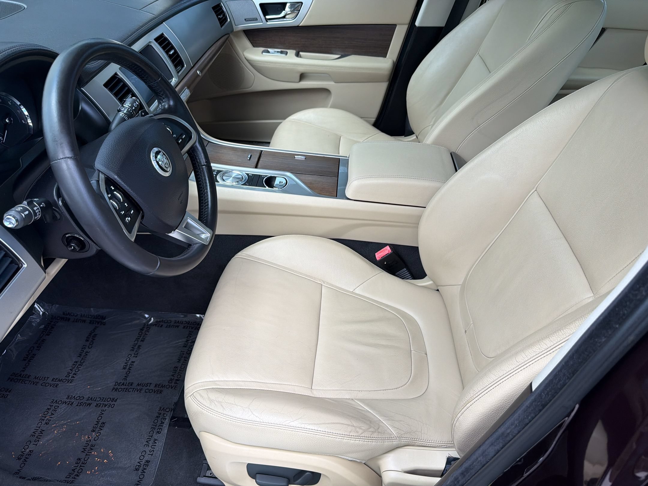 XF 2.0T Sedan