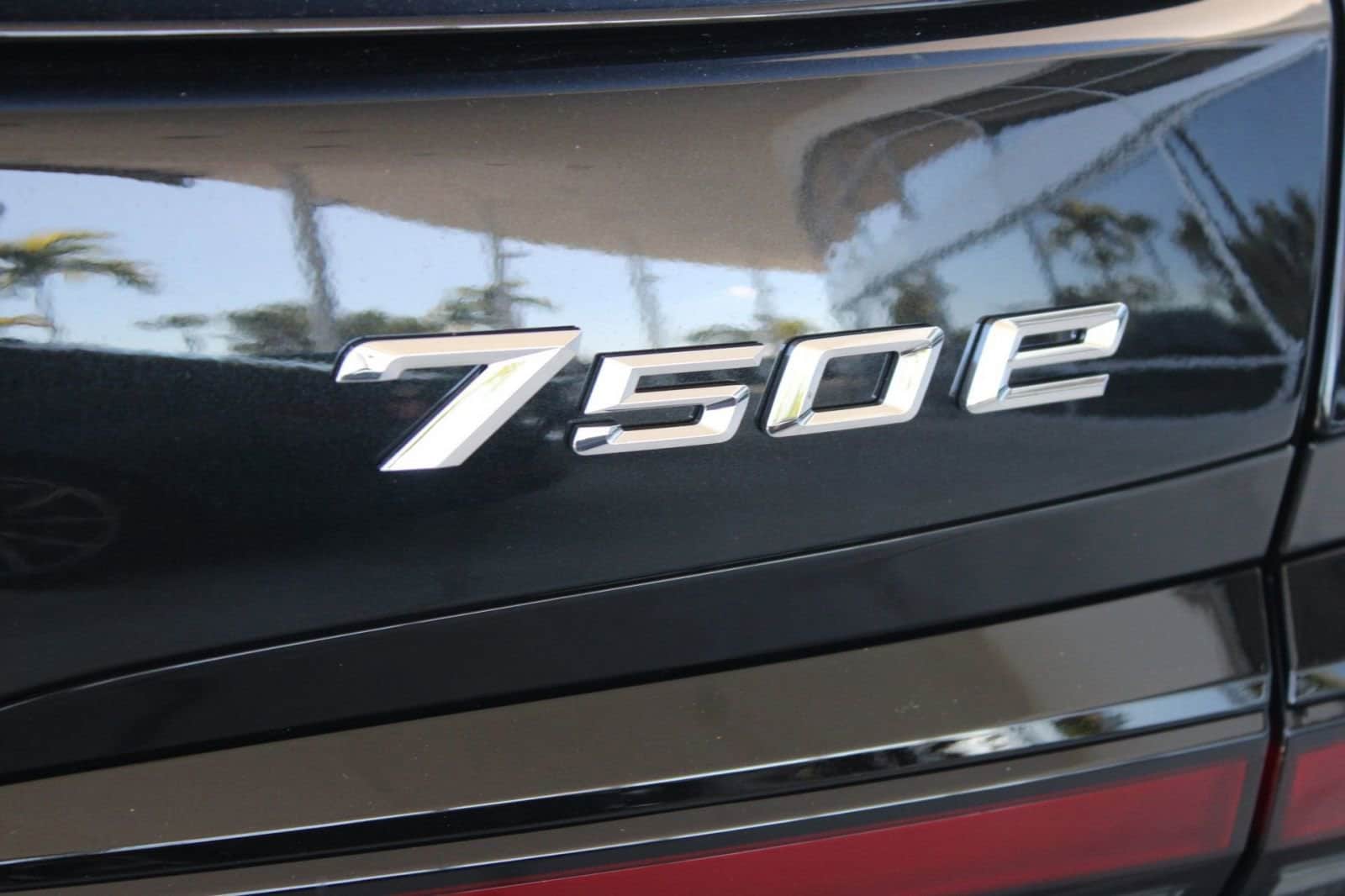 2026 BMW 7 Series 750e - Photo 18