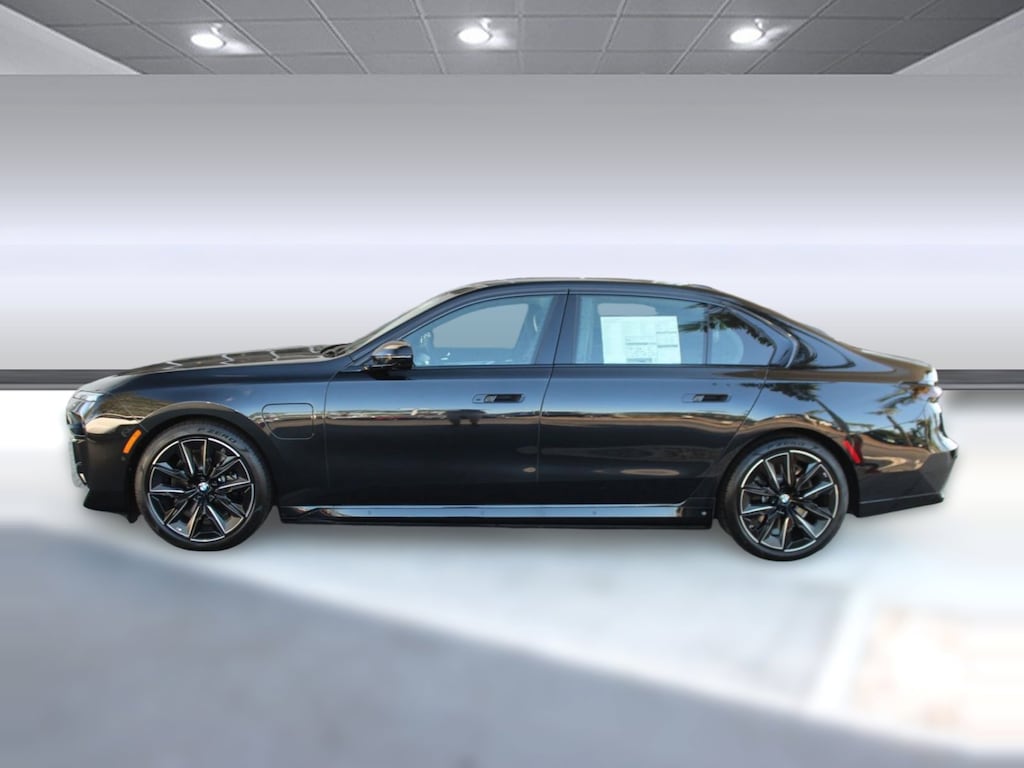 New 2026 BMW 750e xDrive Sedan