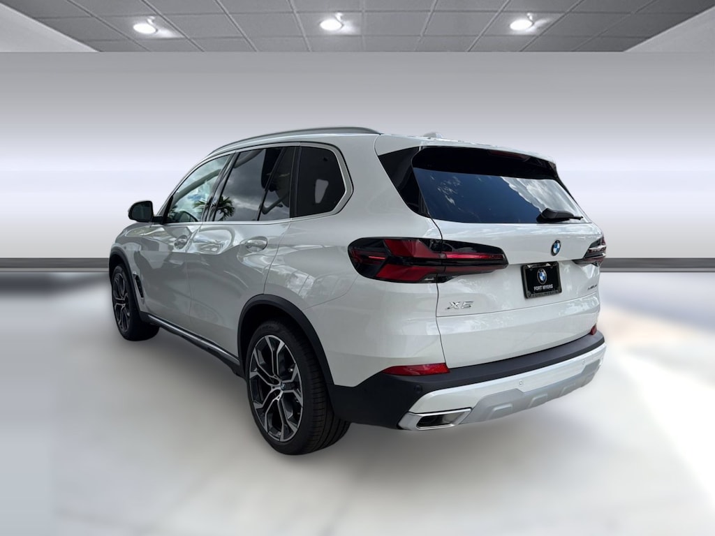 New 2026 BMW X5 sDrive40i SUV