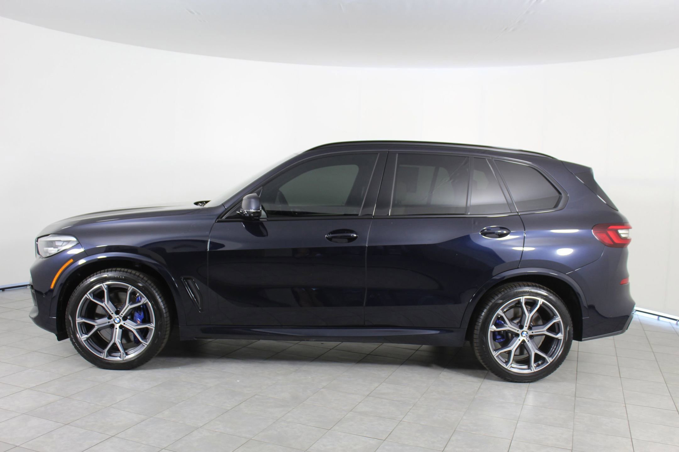 2023 Bmw X5 M50i photo 2