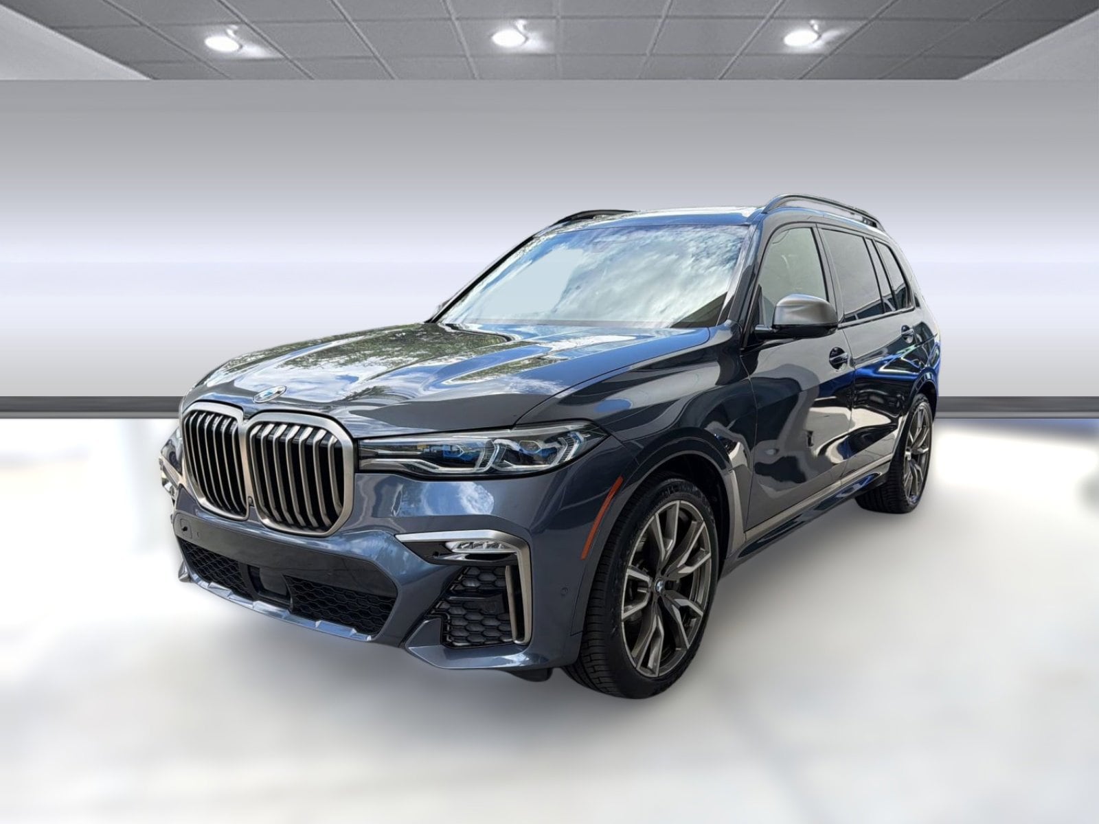 2021 BMW X7 M50i's photo