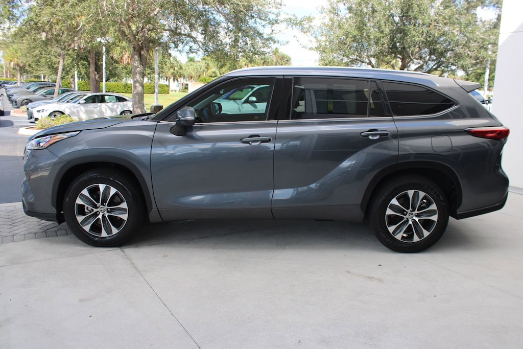 Used 2020 Toyota Highlander XLE SUV