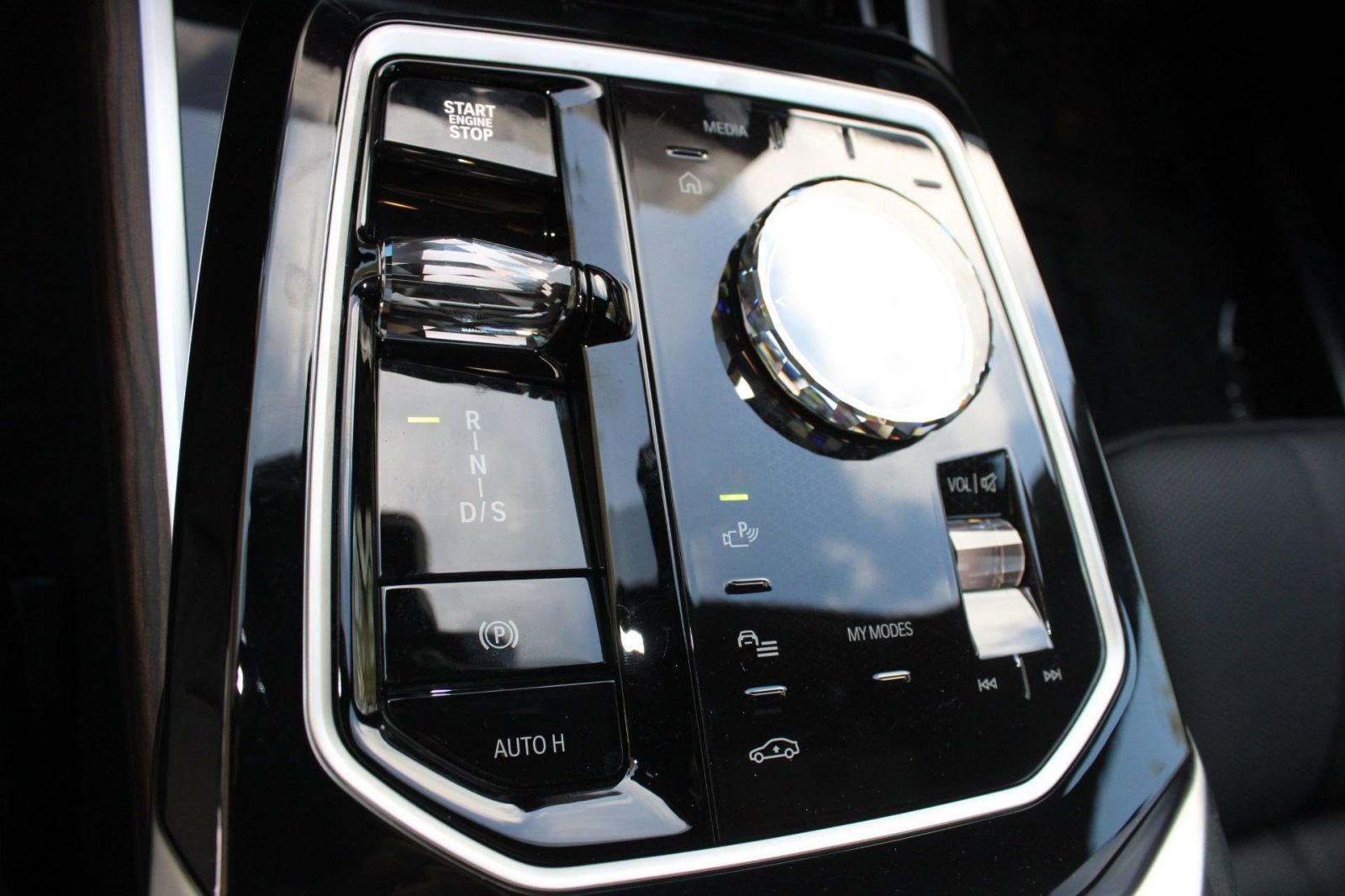 2026 BMW 7 Series 750e - Photo 26