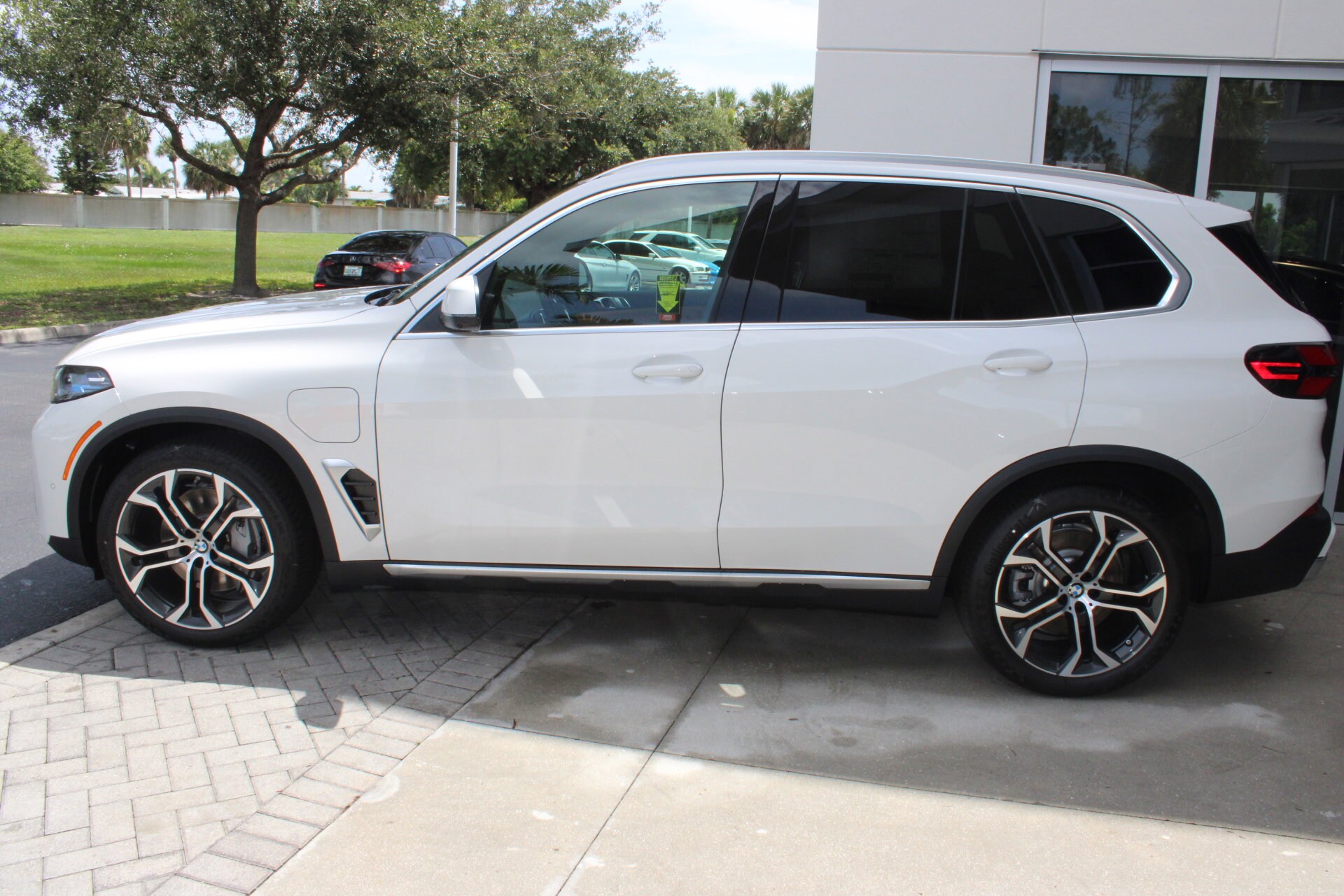 2026 Bmw X5 xDrive50e photo 2