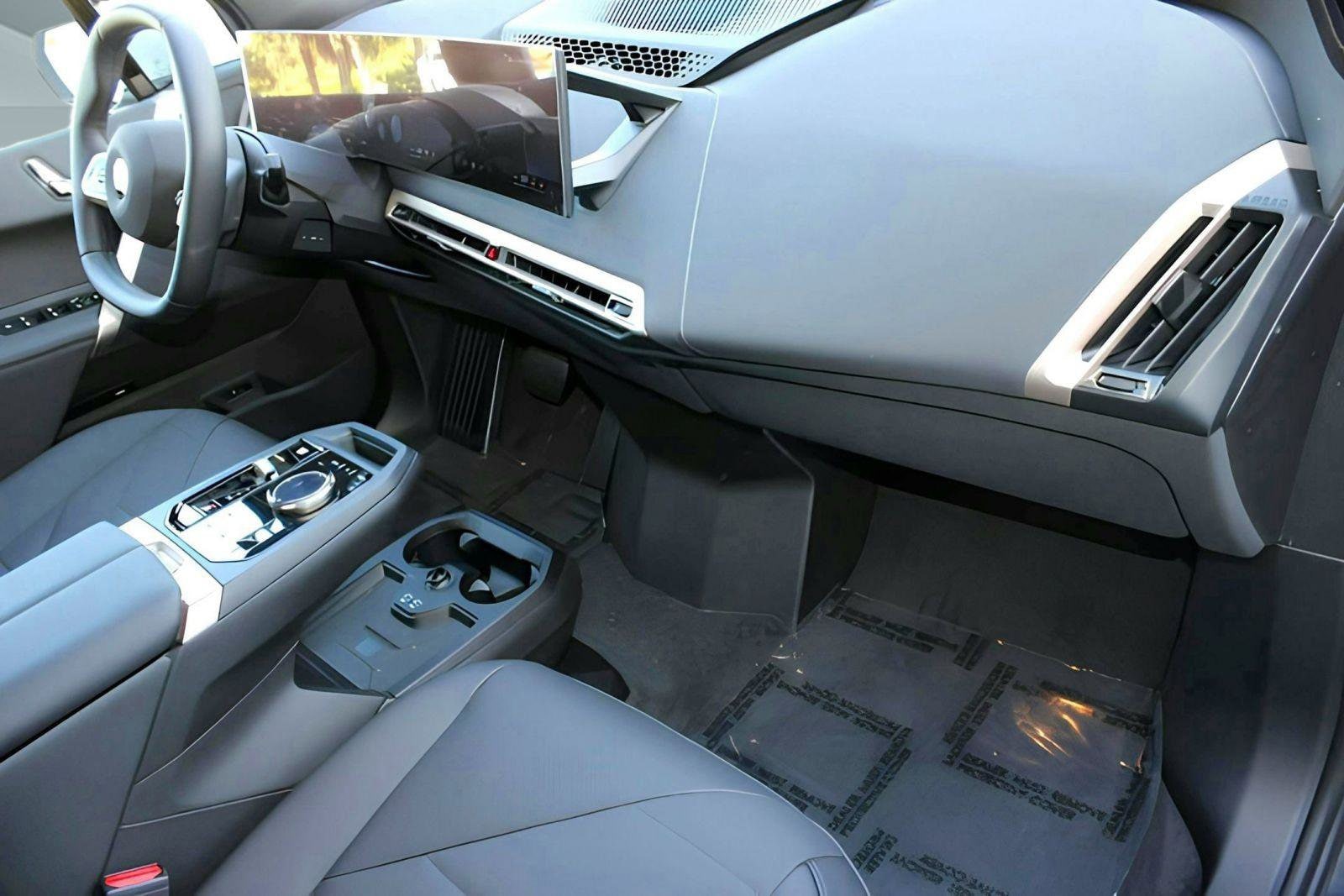 2026 BMW iX 60 - Photo 32