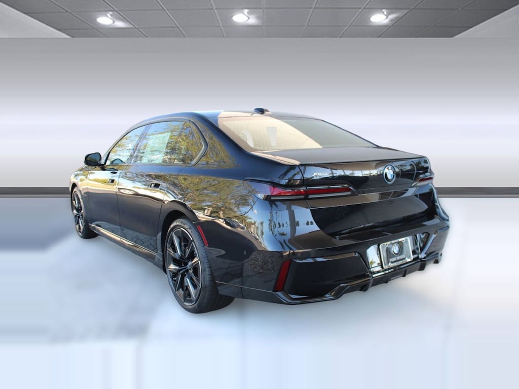 New 2026 BMW 750e xDrive Sedan