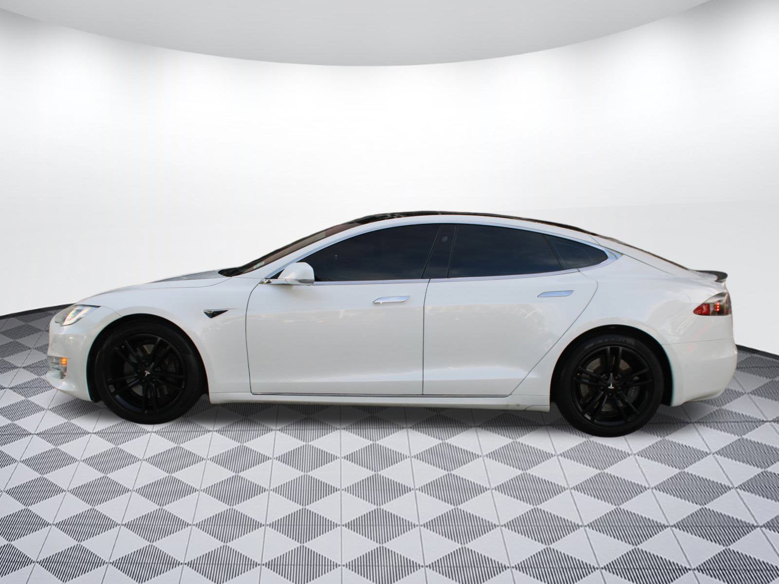 Used 2017 Tesla Model S 75D with VIN 5YJSA1E22HF230481 for sale in Fort Myers, FL