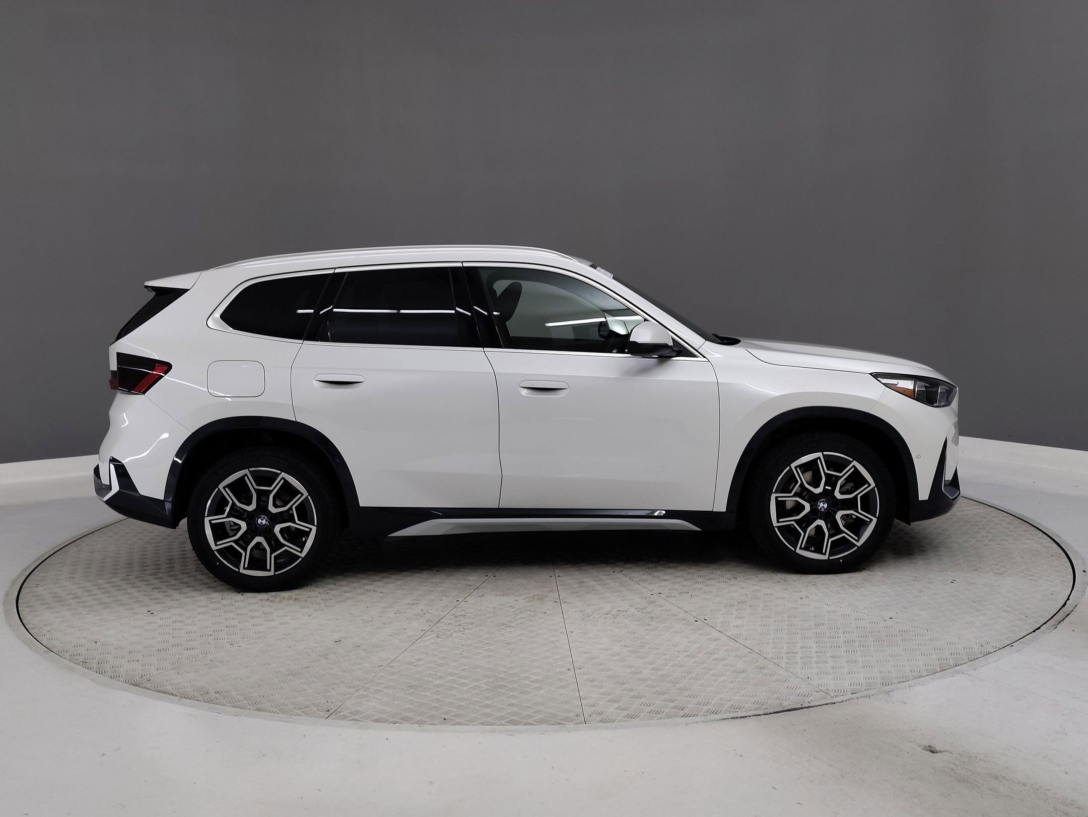 2026 BMW X1 xDrive28i photo 4