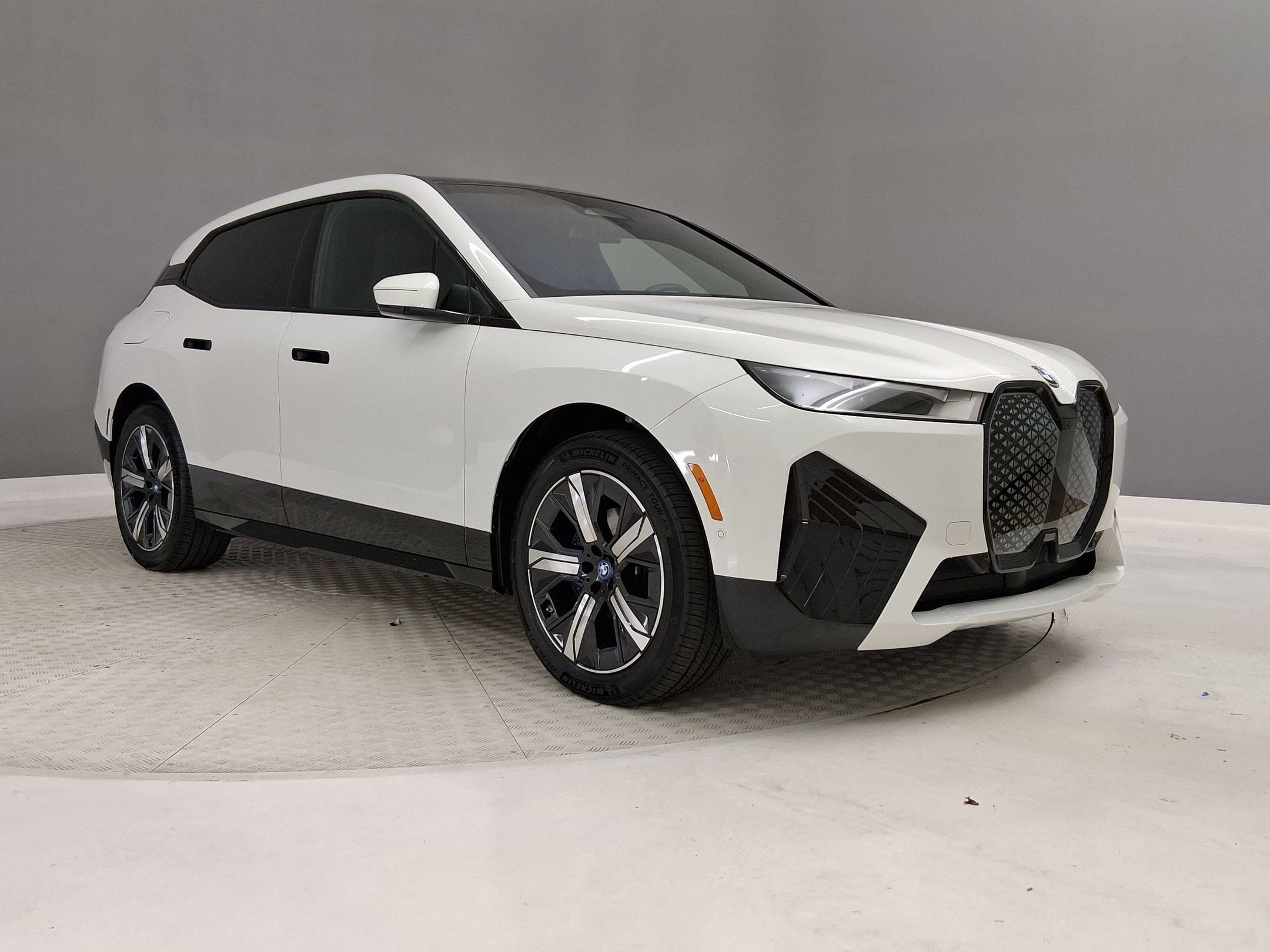2023 BMW iX xDrive50 photo 4