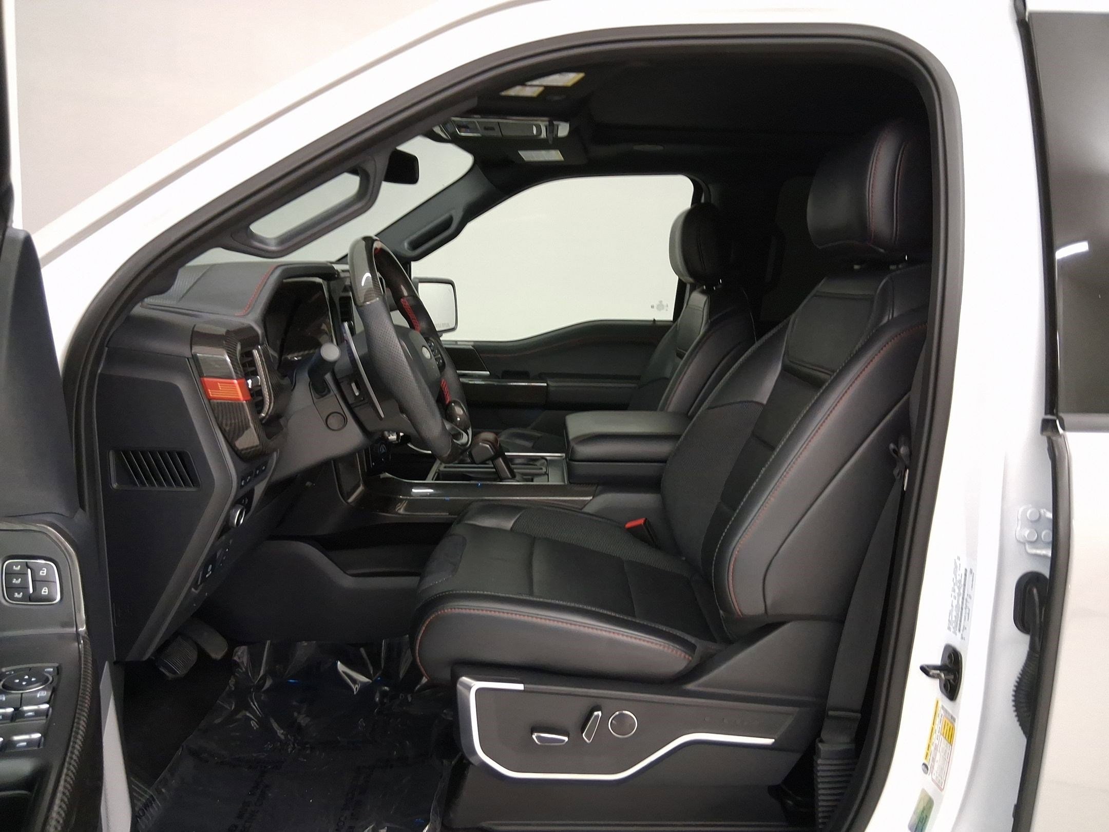 2024 Ford F-150 Raptor photo 2