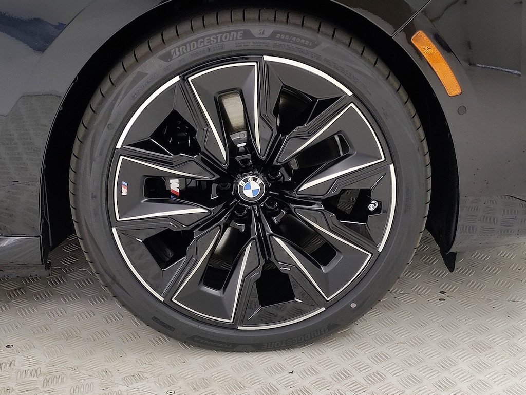 New 2026 BMW 750e xDrive Sedan