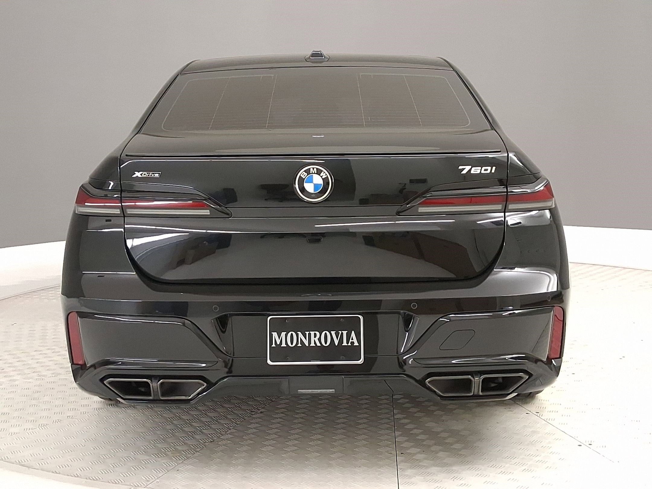 2024 BMW 760i xDrive photo 3