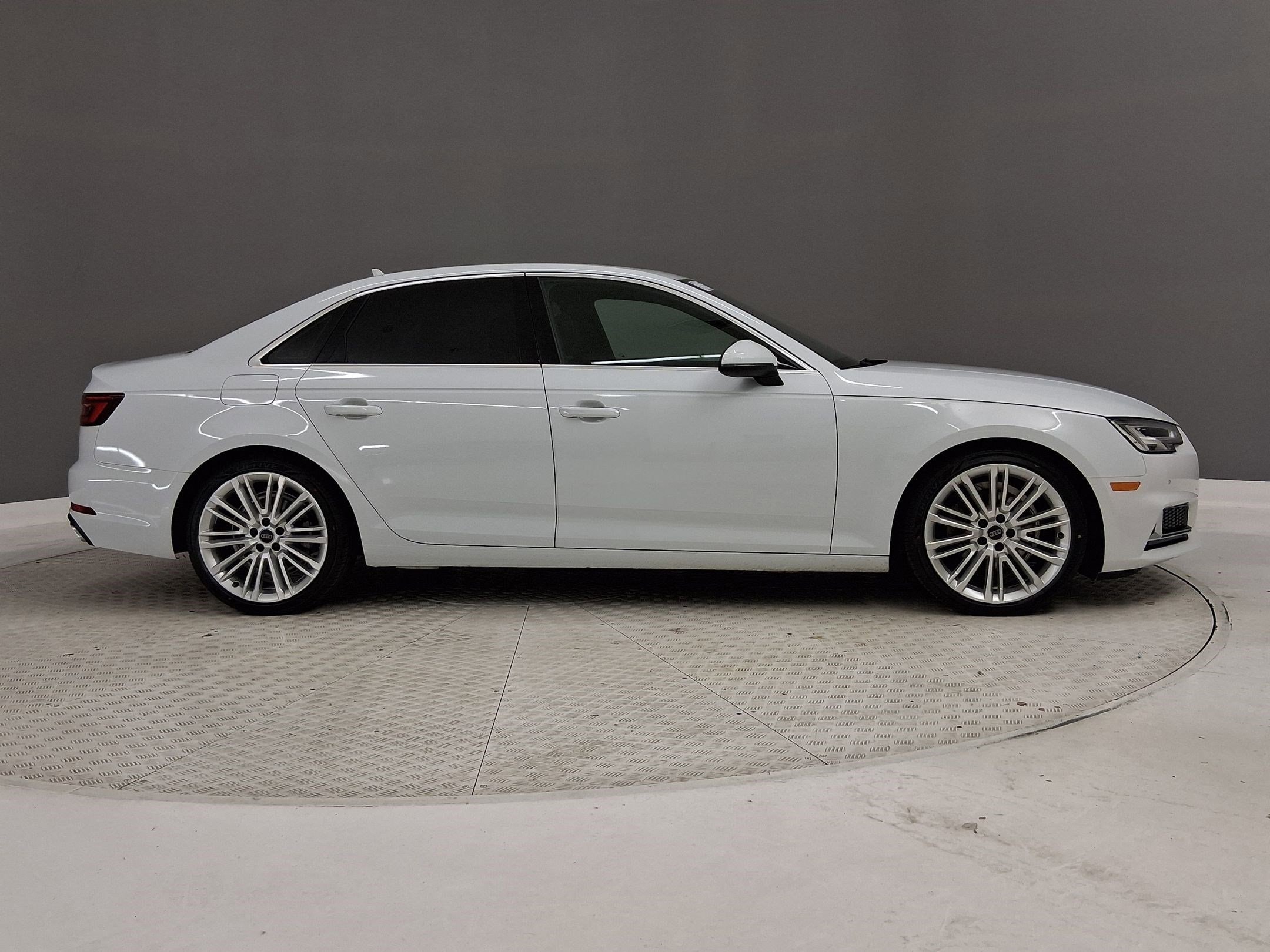 2019 Audi A4 2.0T Premium Plus photo 6