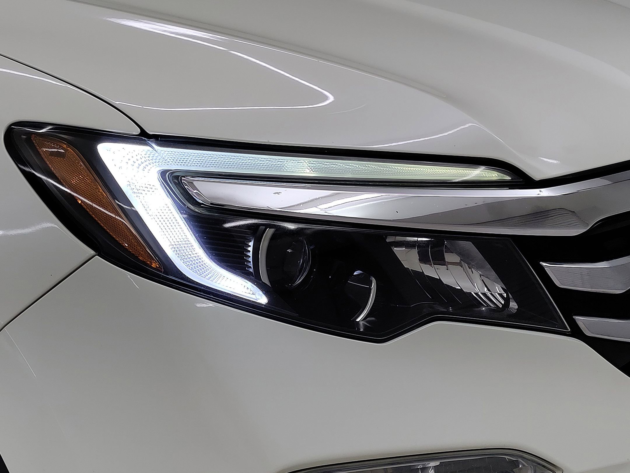 2016 Honda Pilot Elite photo 3