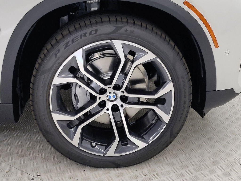 New 2026 BMW X5 sDrive40i SUV