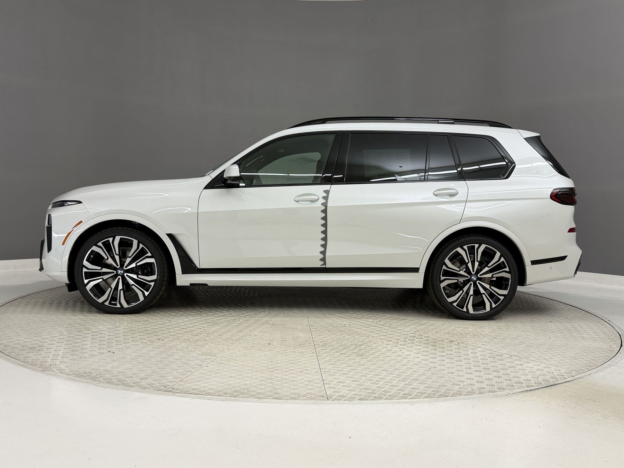 New 2027 BMW X7 xDrive40i SUV