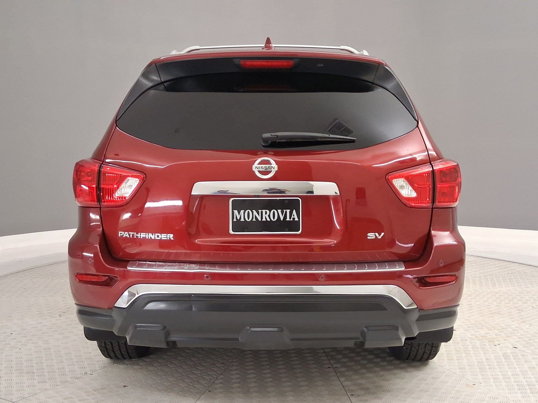 Pathfinder SV SUV