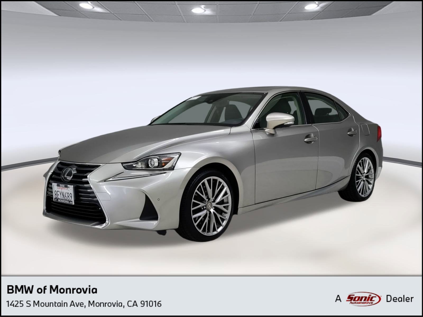 2018 Lexus IS 300's photo