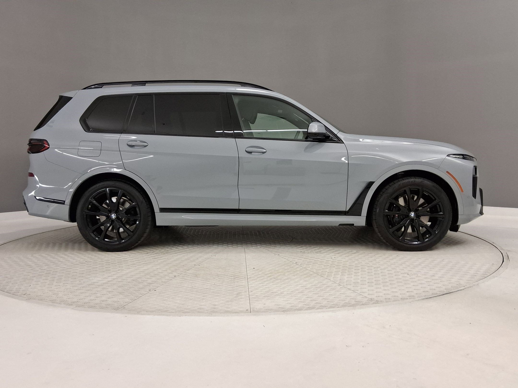 2025 BMW X7 xDrive40i photo 5