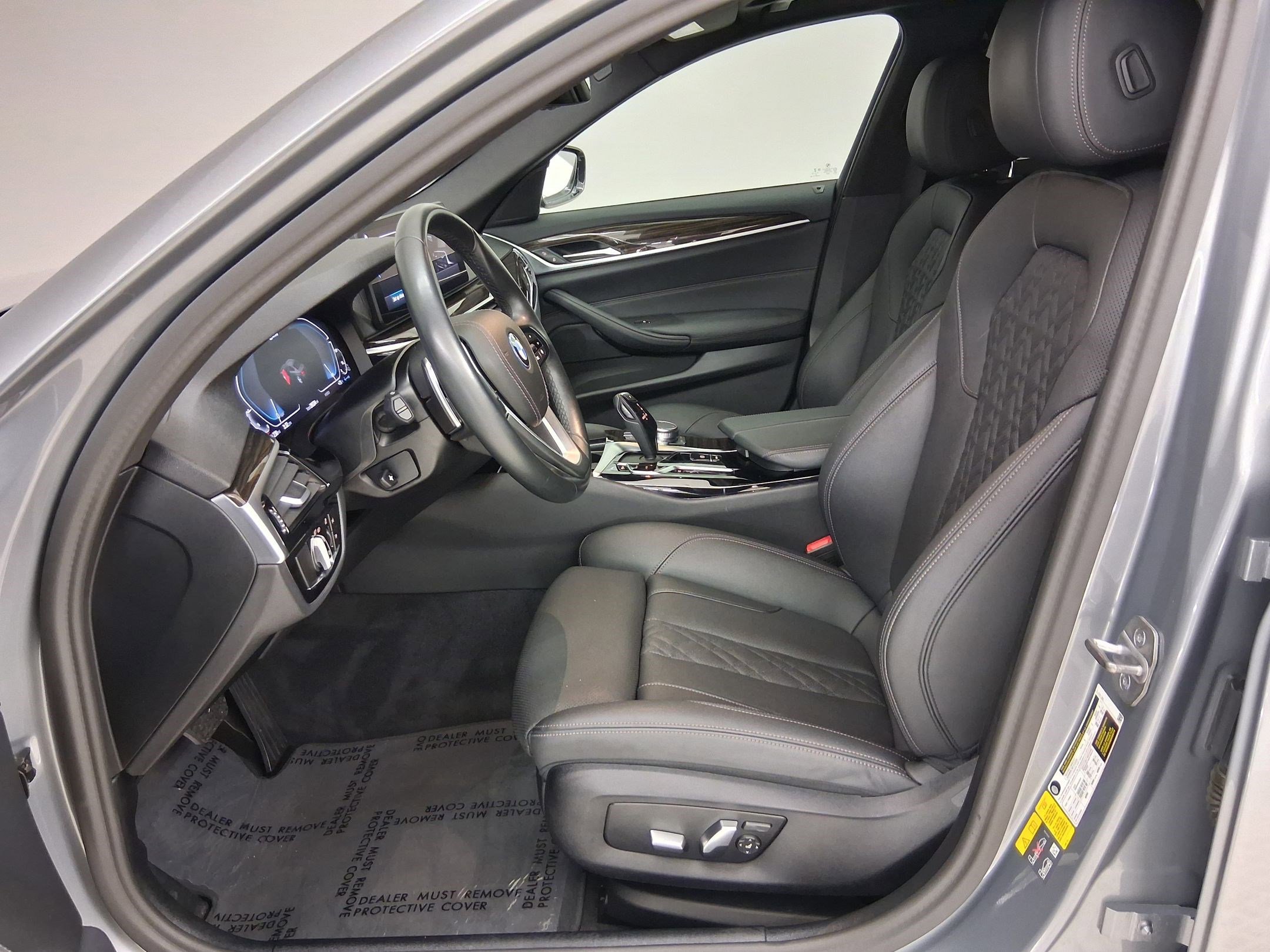 2023 BMW 530e photo 2