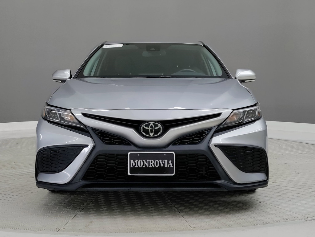 Used 2023 Toyota Camry SE Sedan